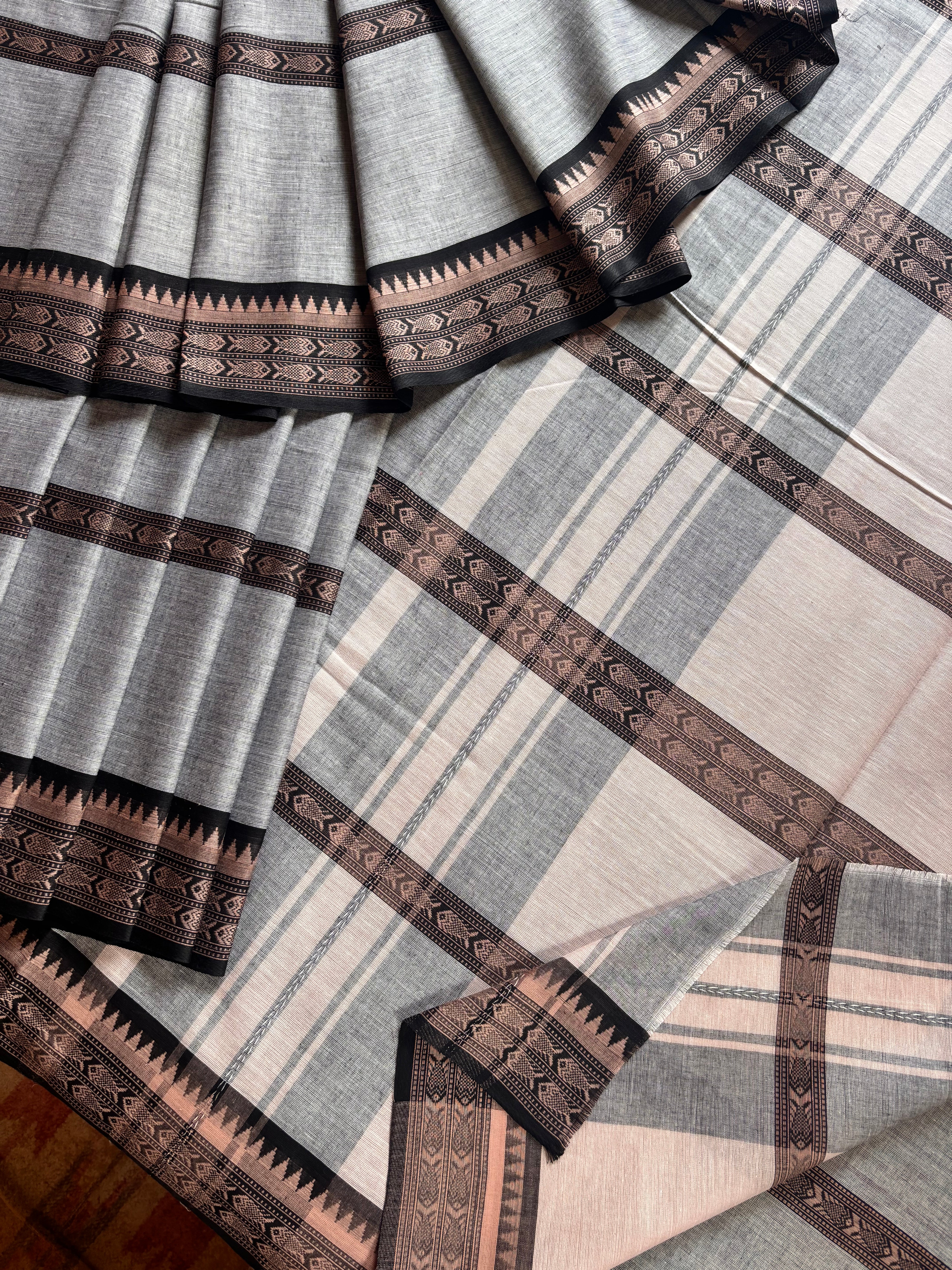 Handwoven Grey Colour Cotton Dhonekhali Saree