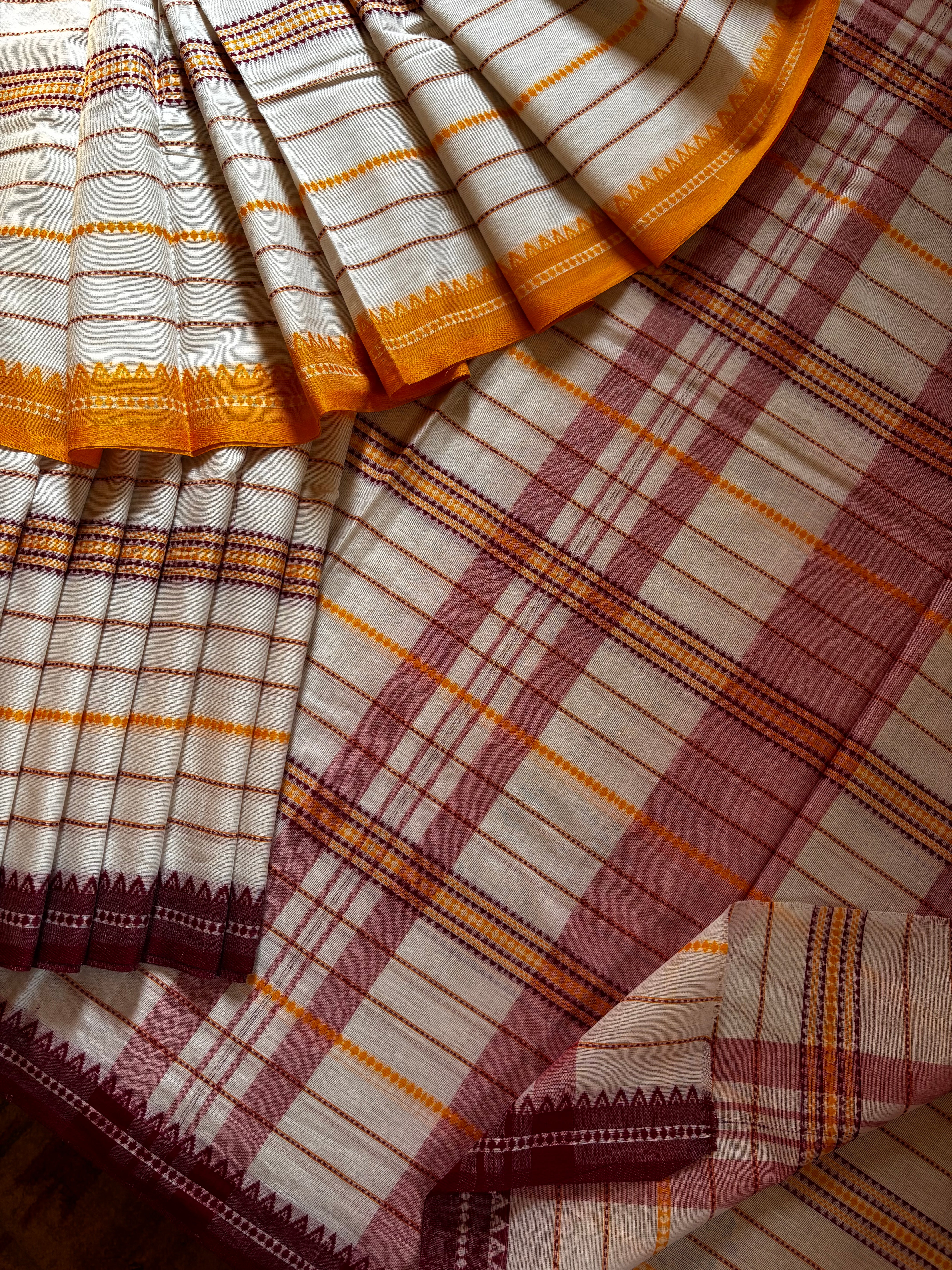 Handwoven White Maroon Dhonekhali Cotton Saree