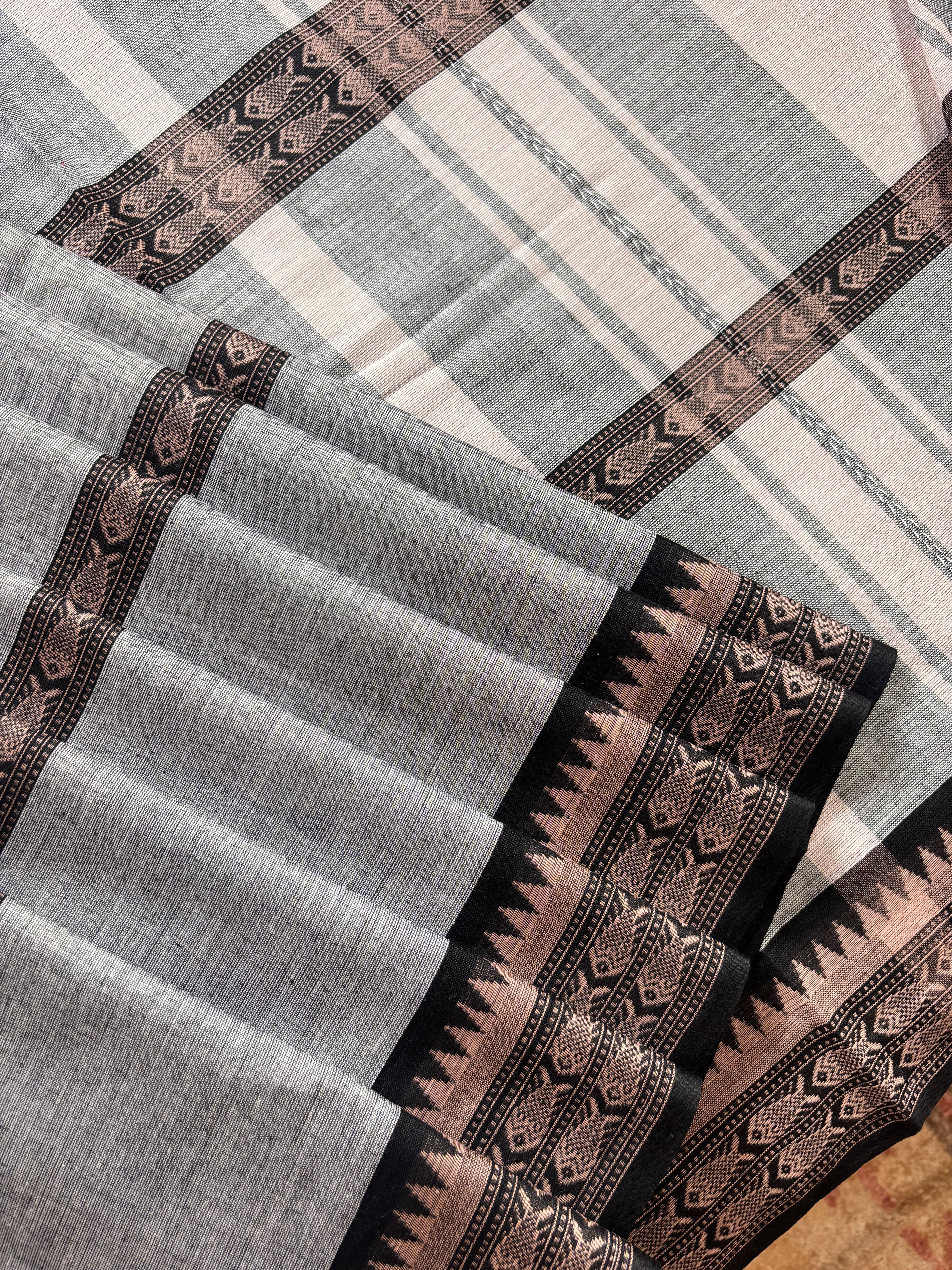 Handwoven Grey Colour Cotton Dhonekhali Saree