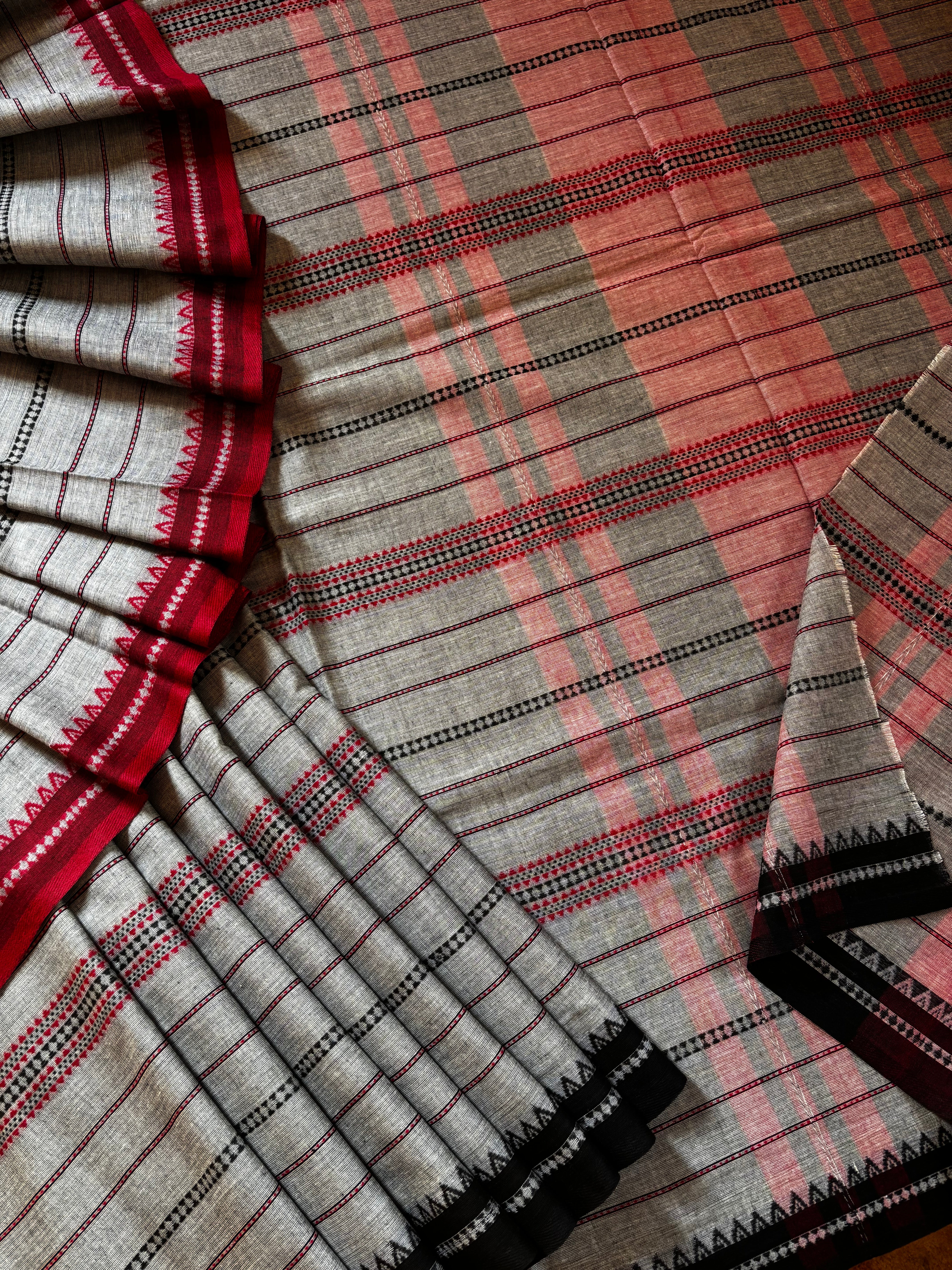 Handwoven Grey Colour Dhonekhali Cotton Saree