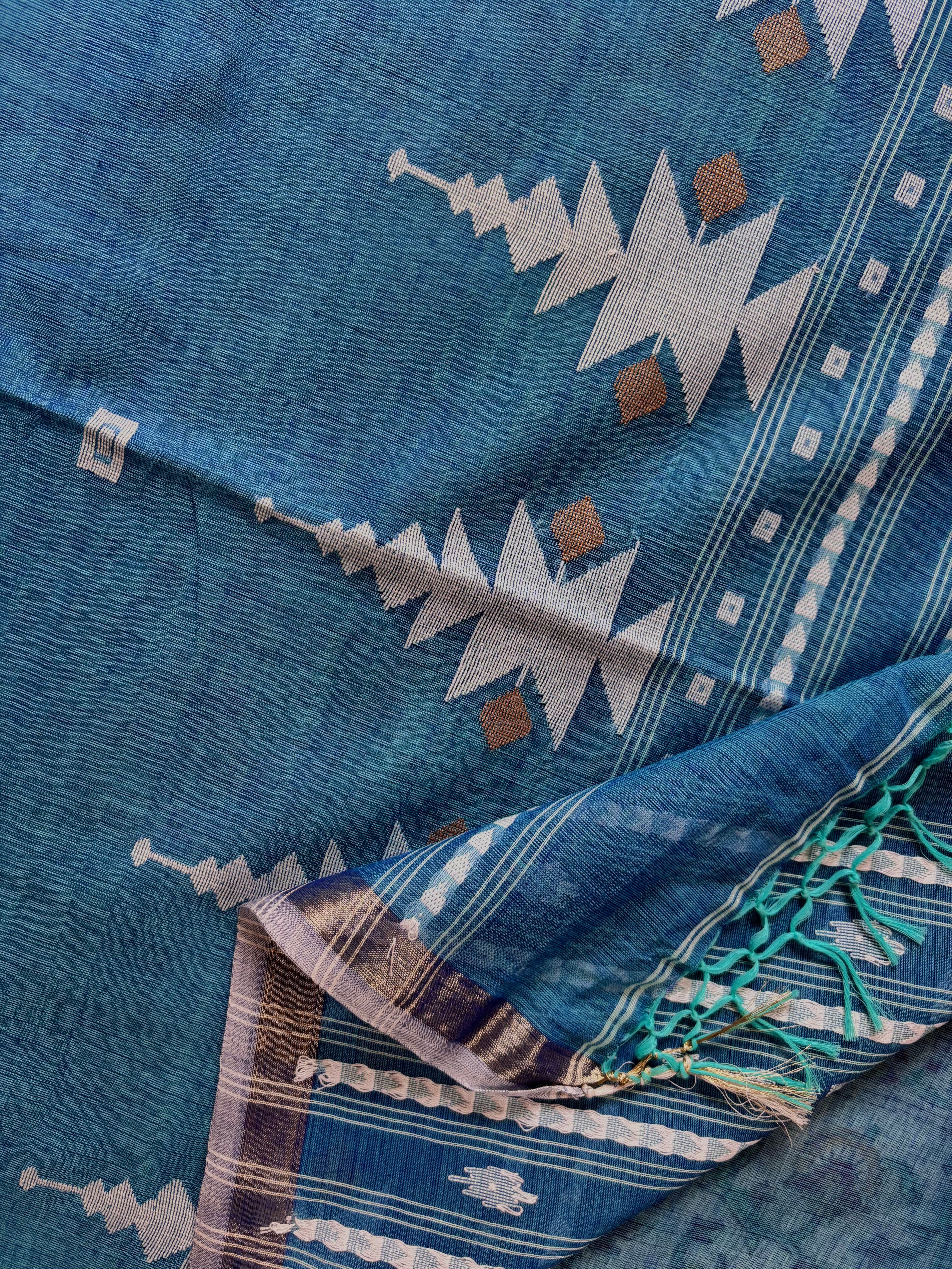 Handwoven Light Blue Colour Cotton Jamdani Saree