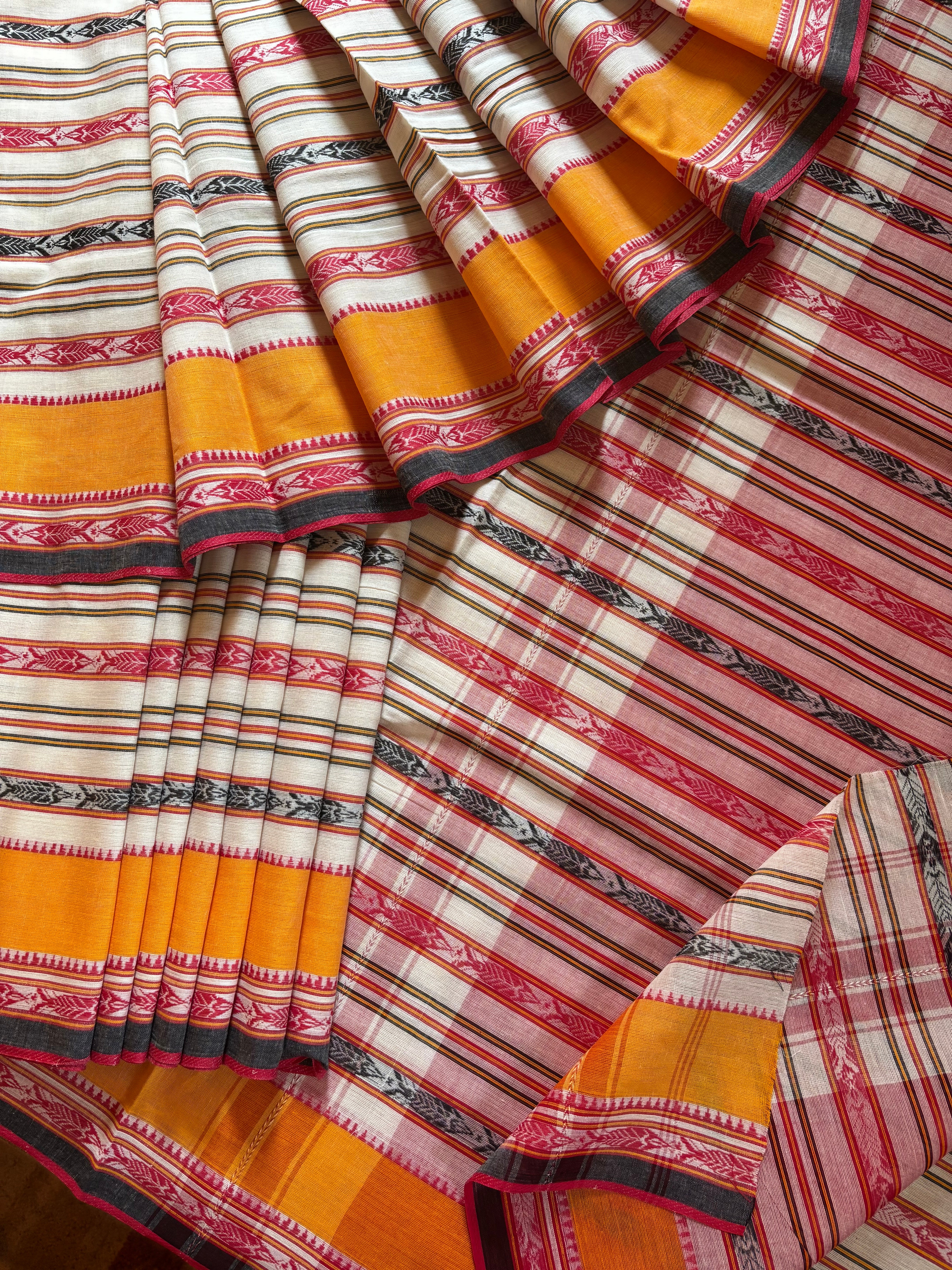 Handwoven Offwhite Dhonekhali Cotton Saree
