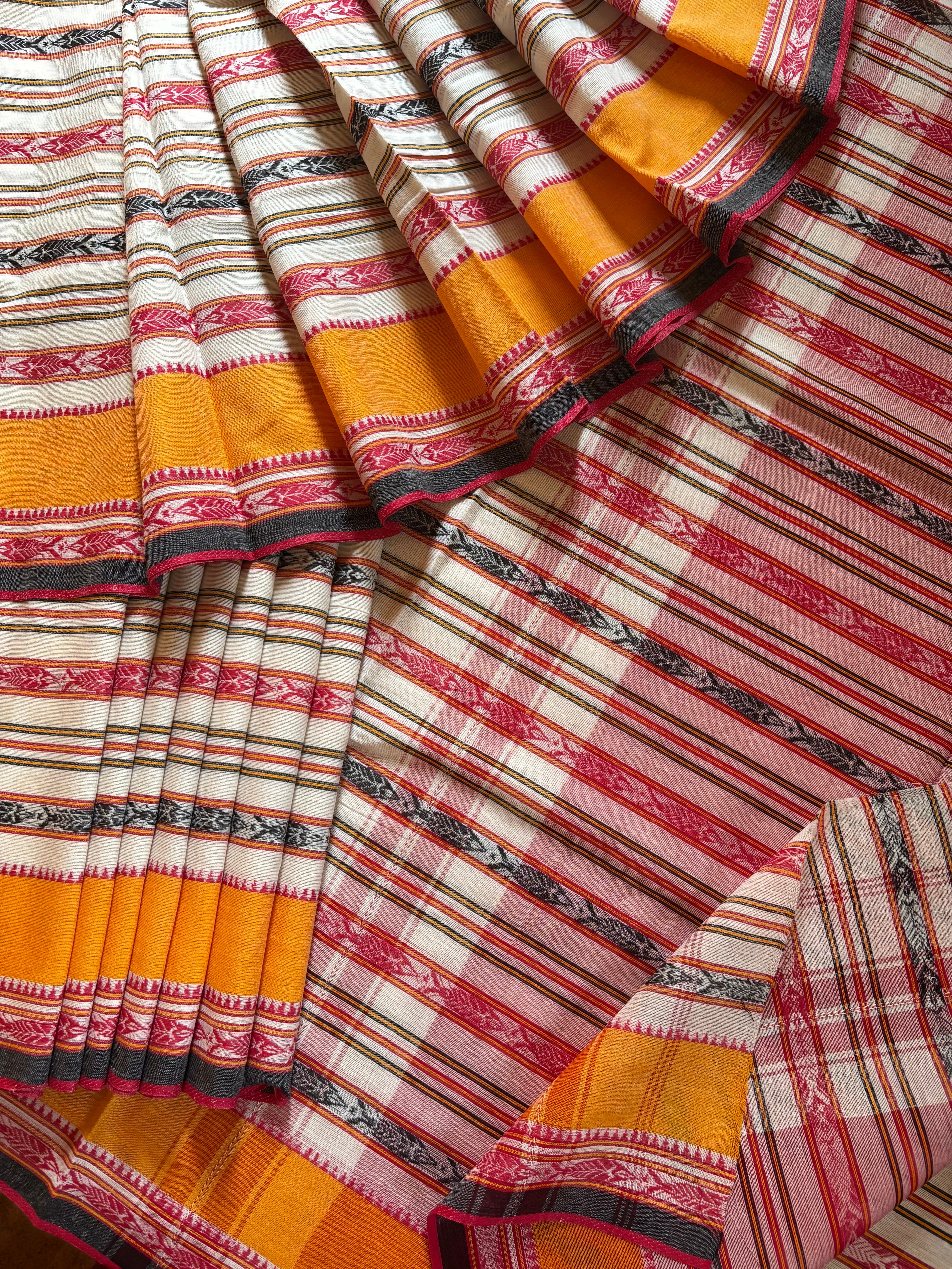 Handwoven Offwhite Dhonekhali Cotton Saree