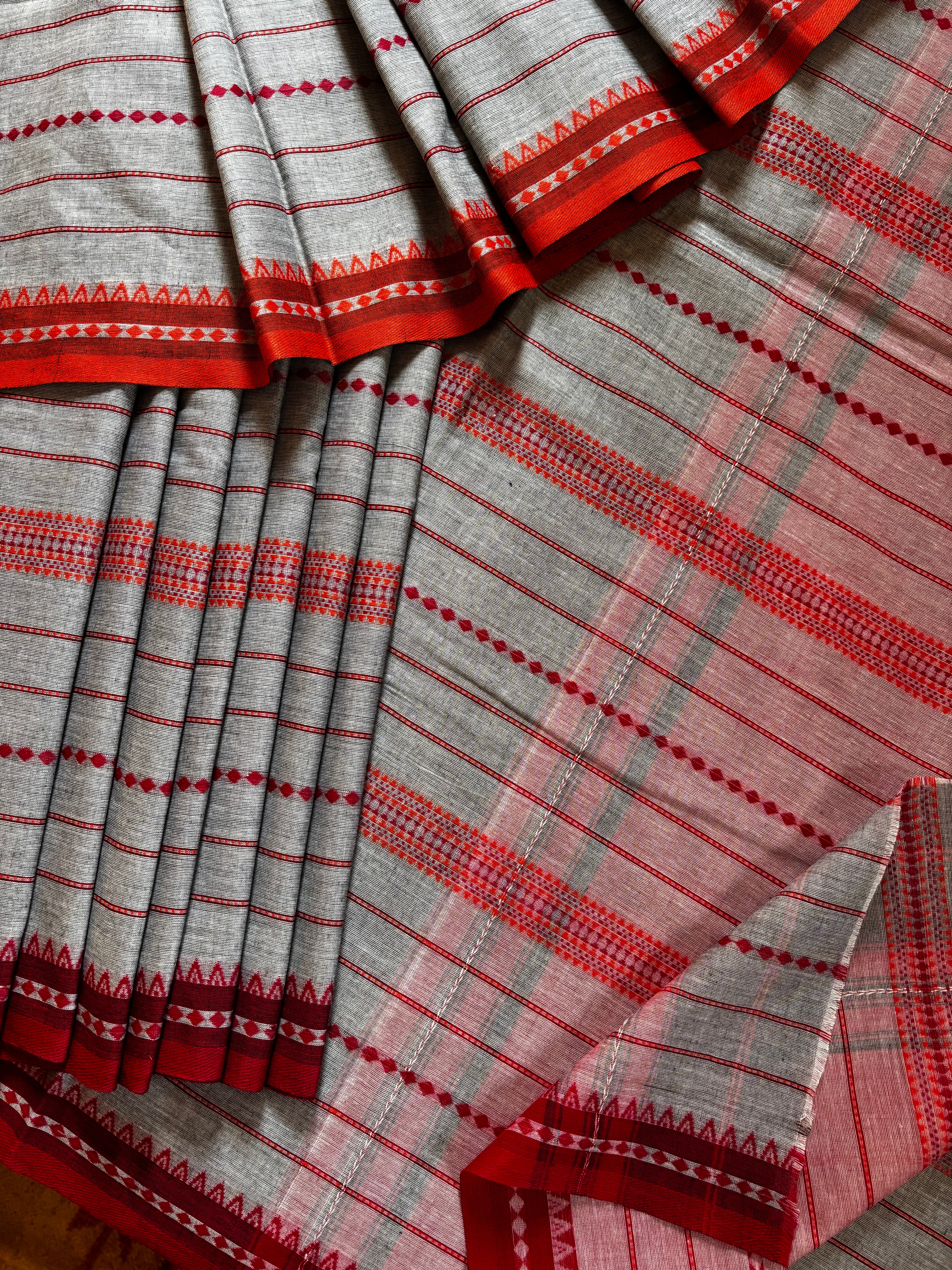 Handwoven Grey Colour Dhonekhali Cotton Saree