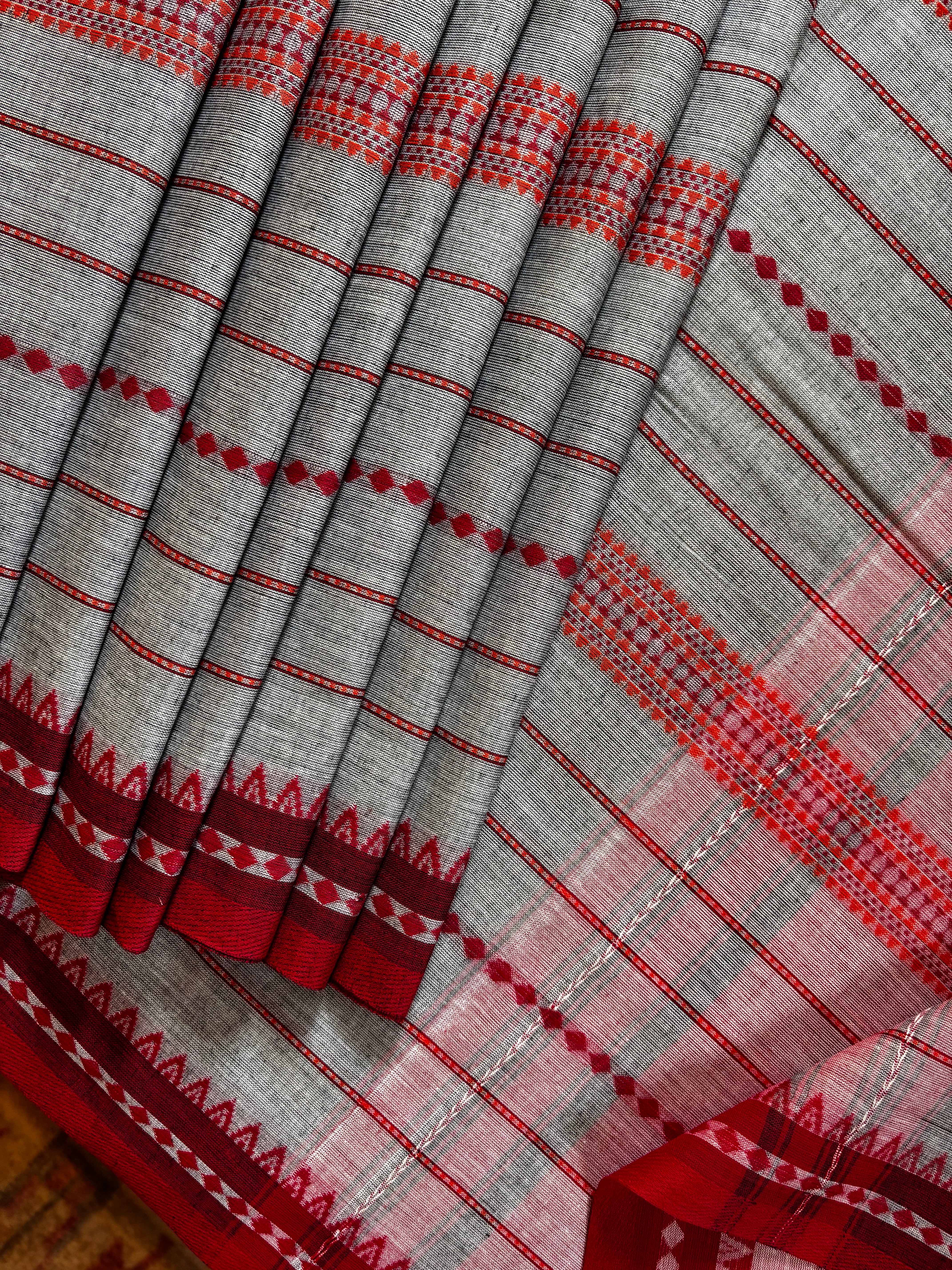 Handwoven Grey Colour Dhonekhali Cotton Saree
