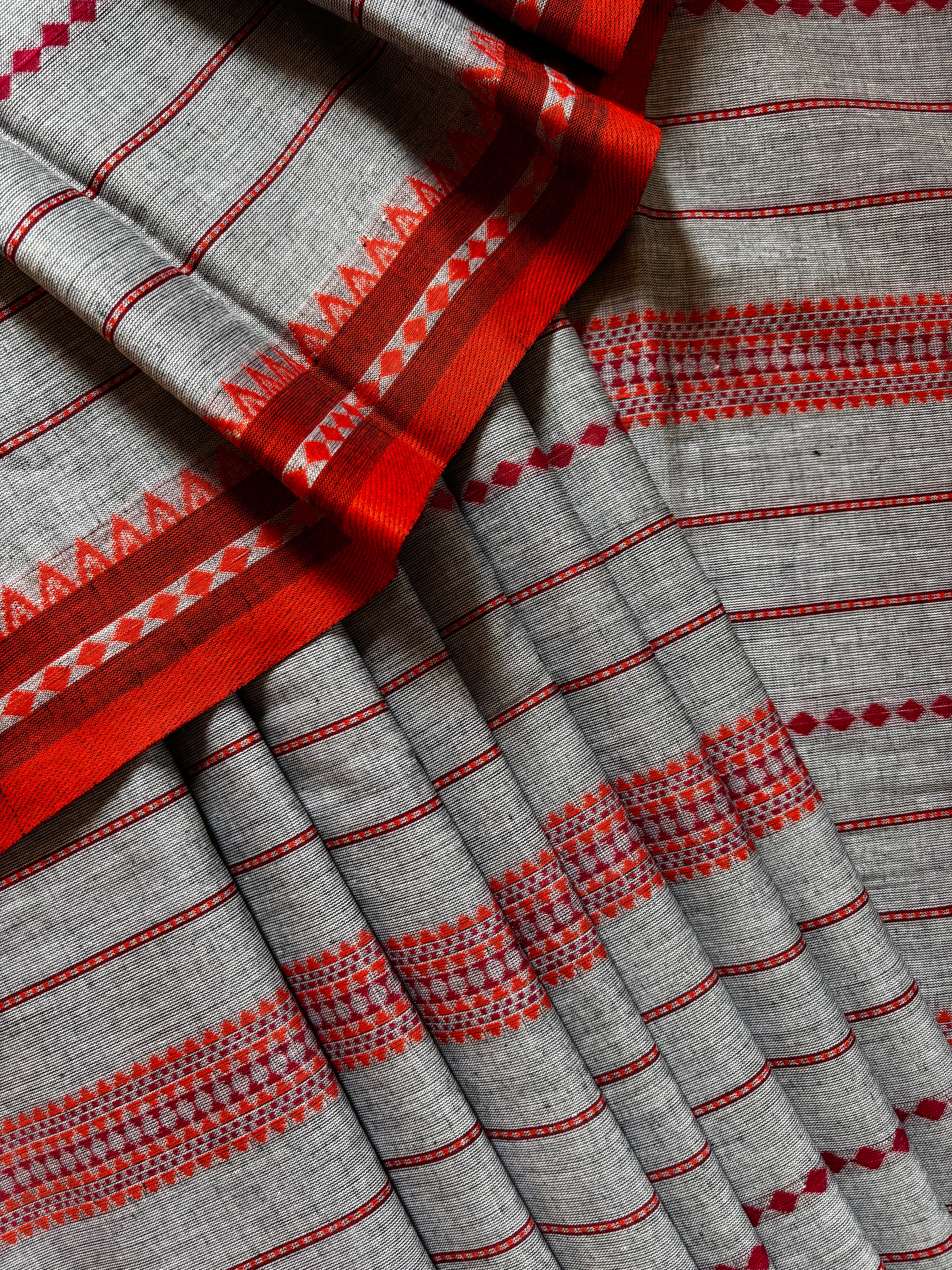 Handwoven Grey Colour Dhonekhali Cotton Saree