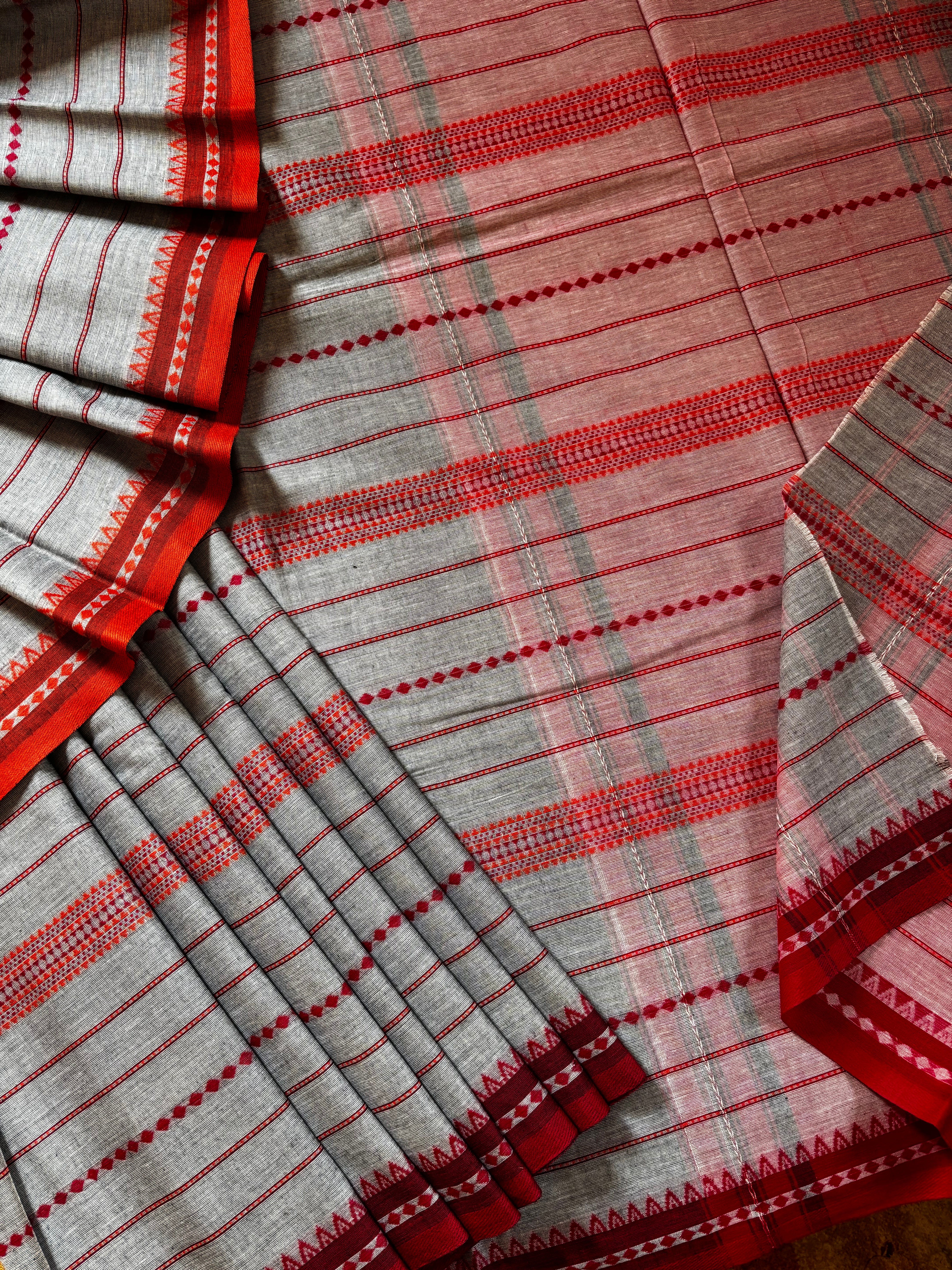 Handwoven Grey Colour Dhonekhali Cotton Saree