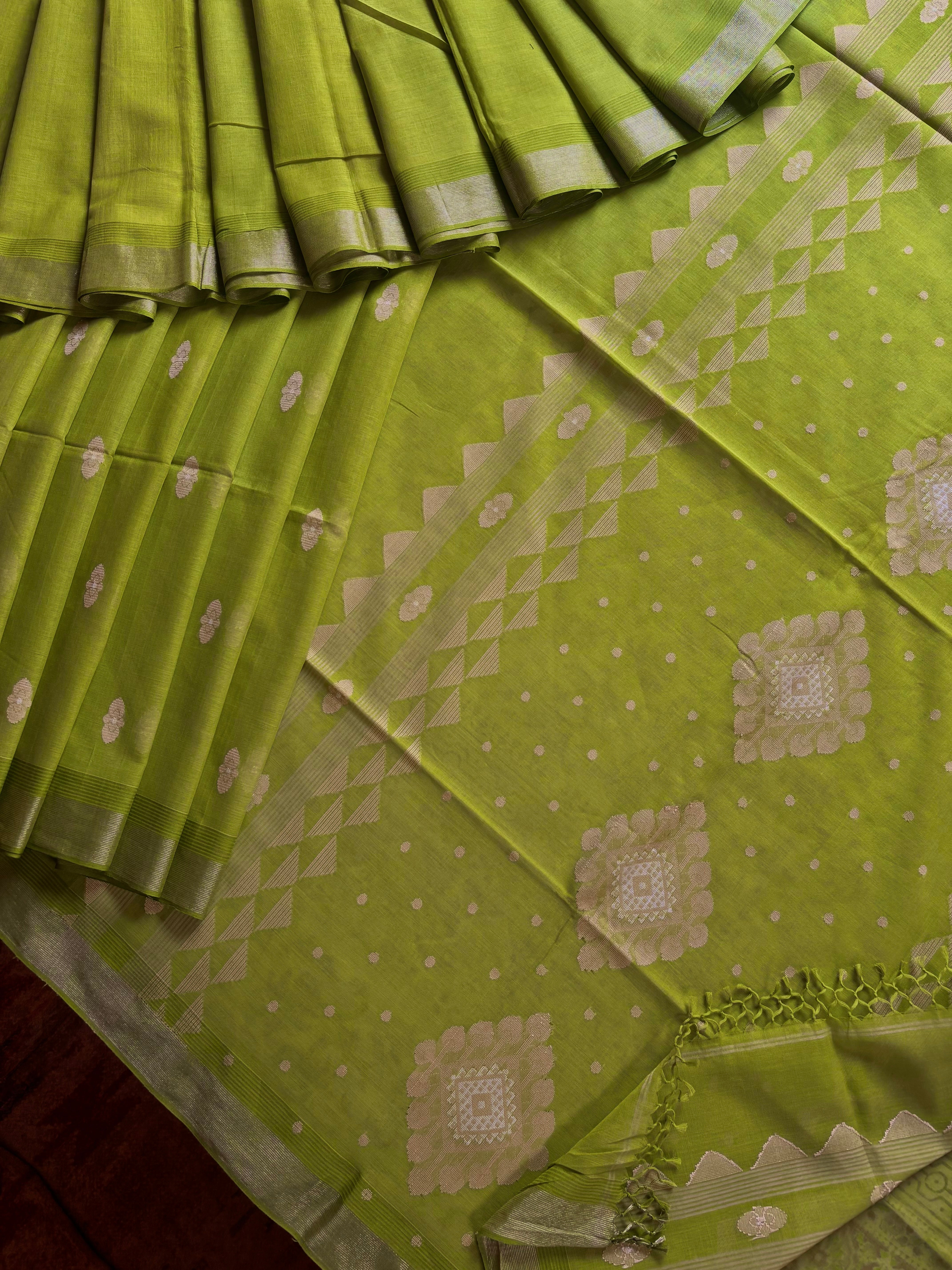 Handwoven Light Green Cotton Jamdani Saree