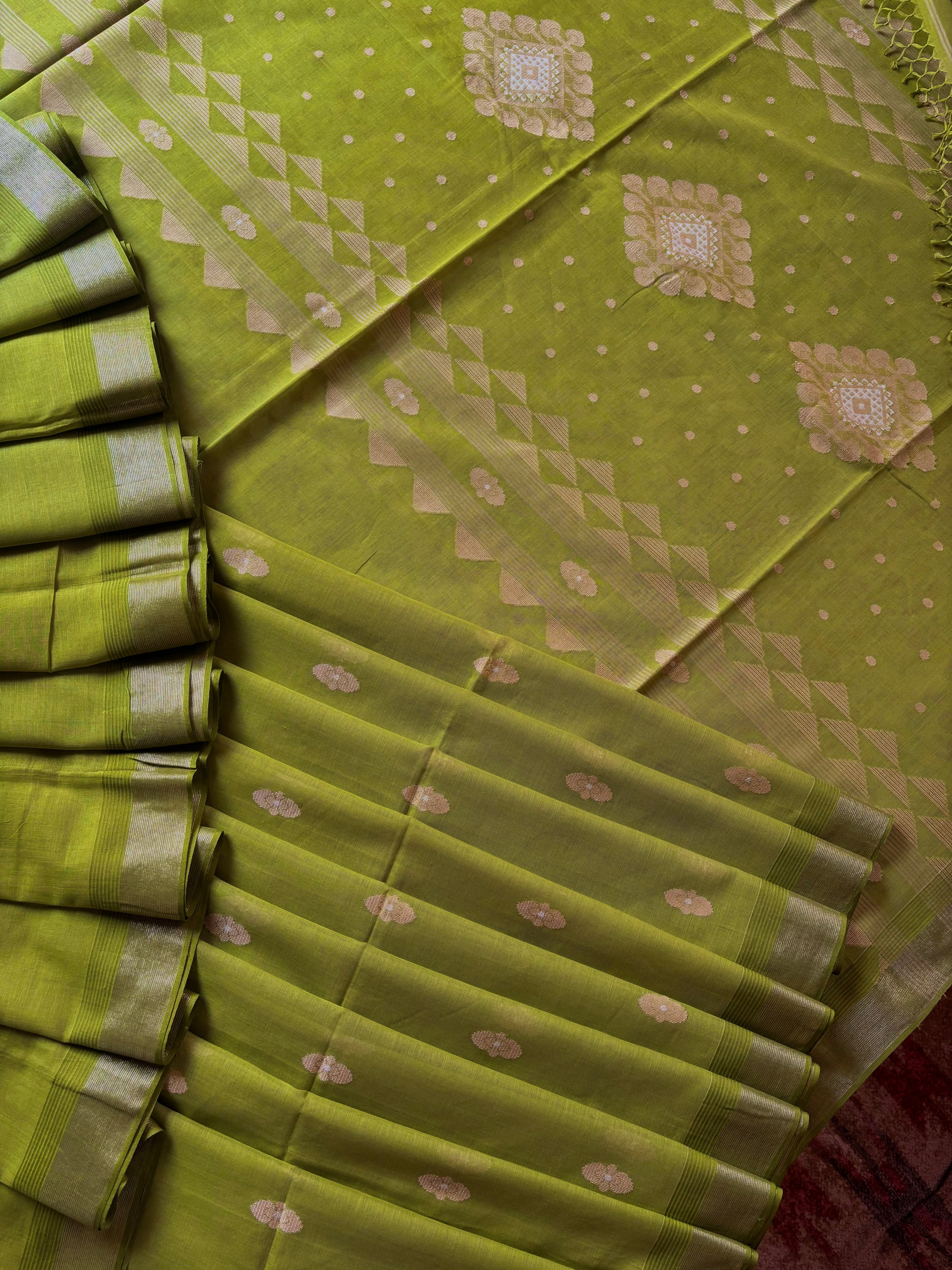 Handwoven Light Green Cotton Jamdani Saree