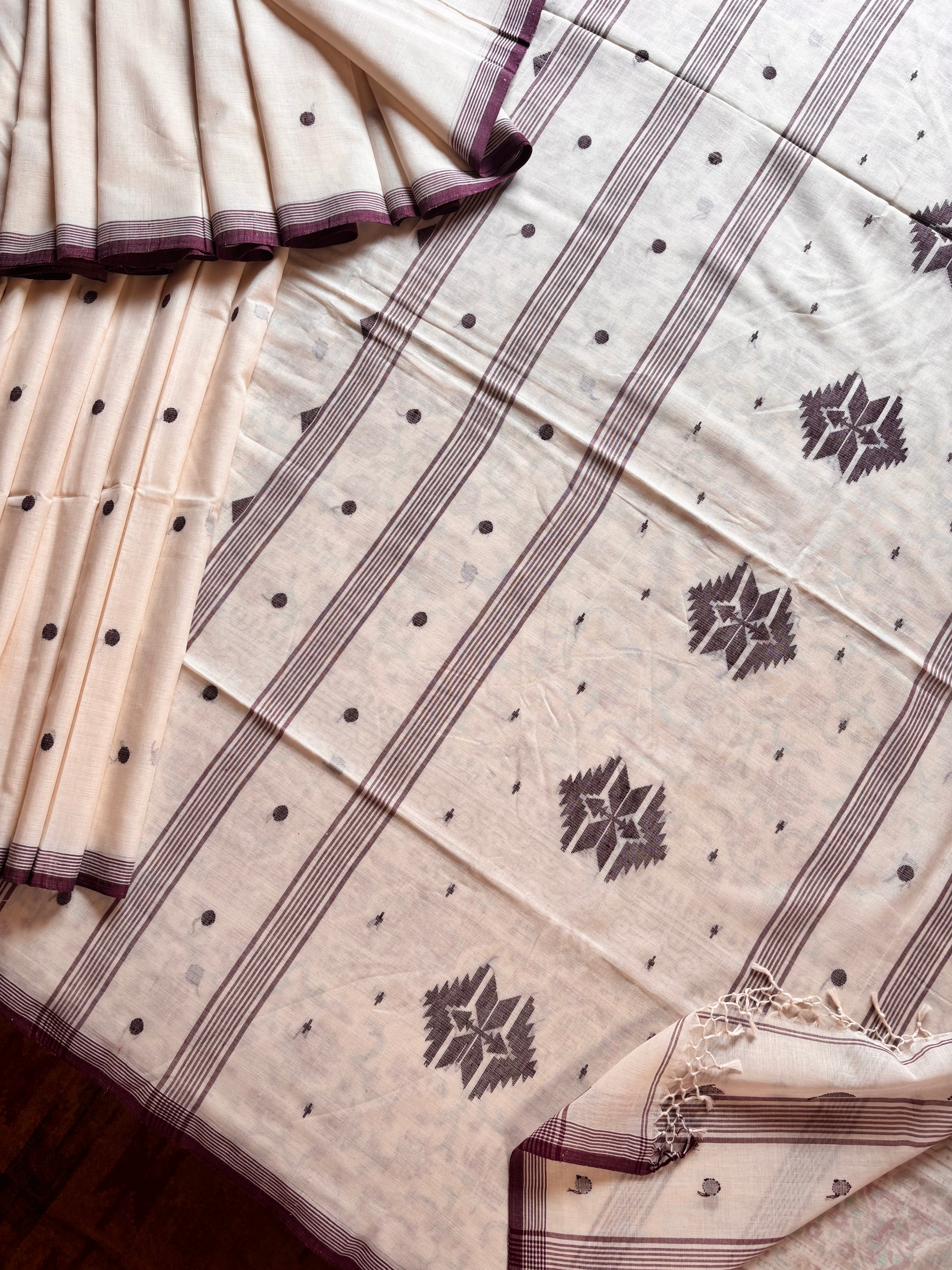 Handwoven Cream Colour Cotton Jamdani Saree