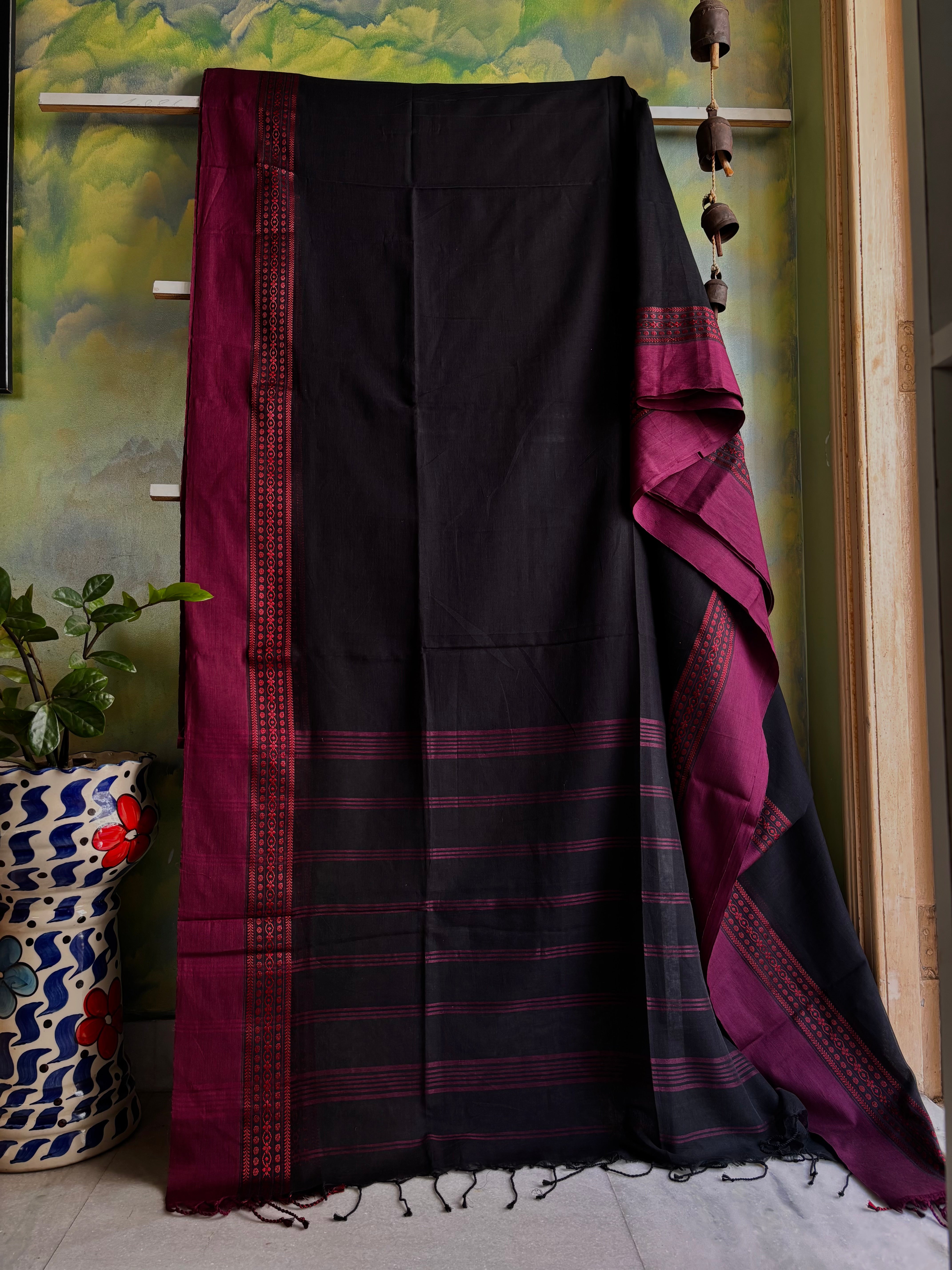 Handwoven Black Colour Phulia Cotton Saree