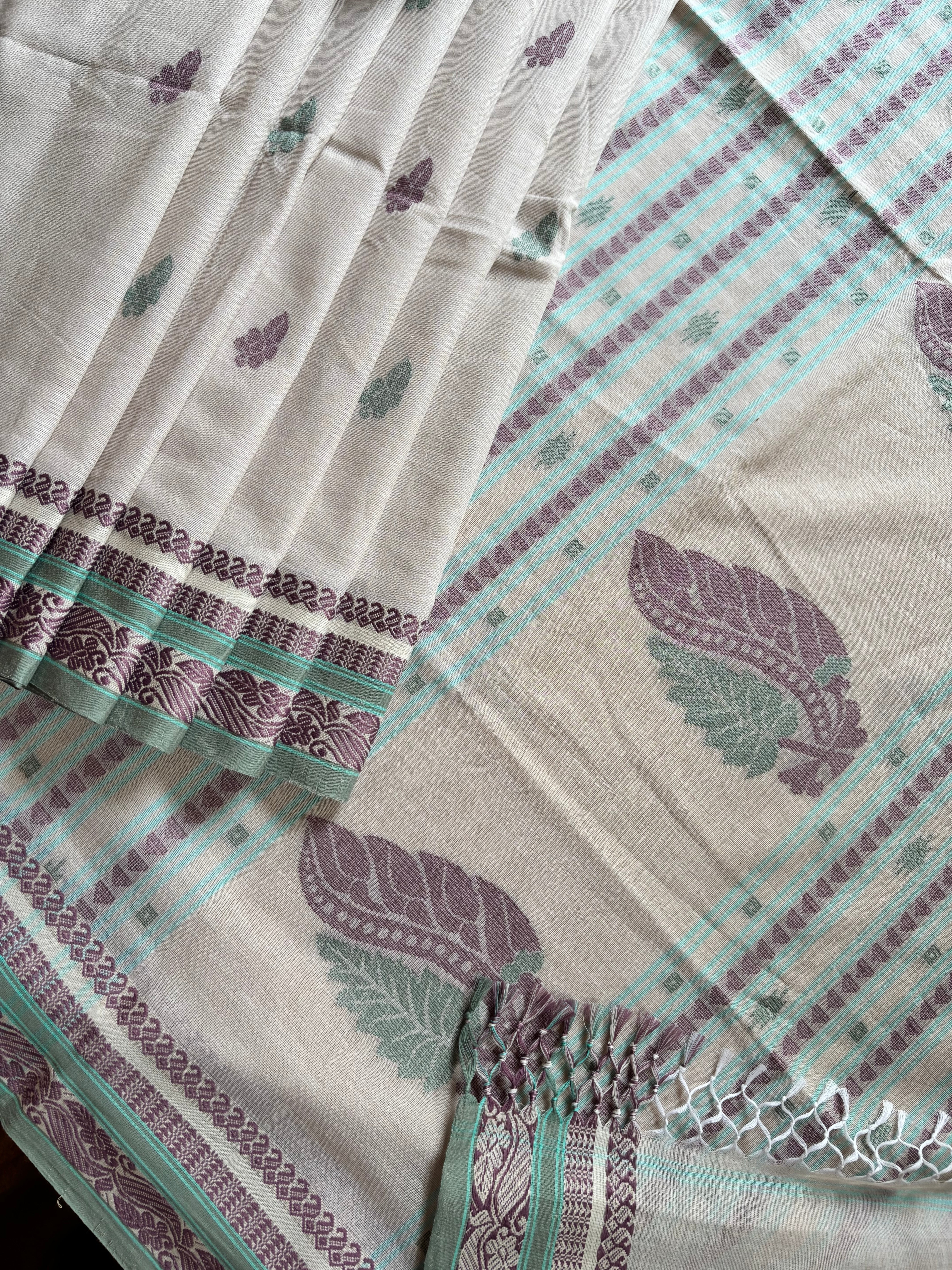 Handwoven Greyish Beige Phulia Cotton Saree