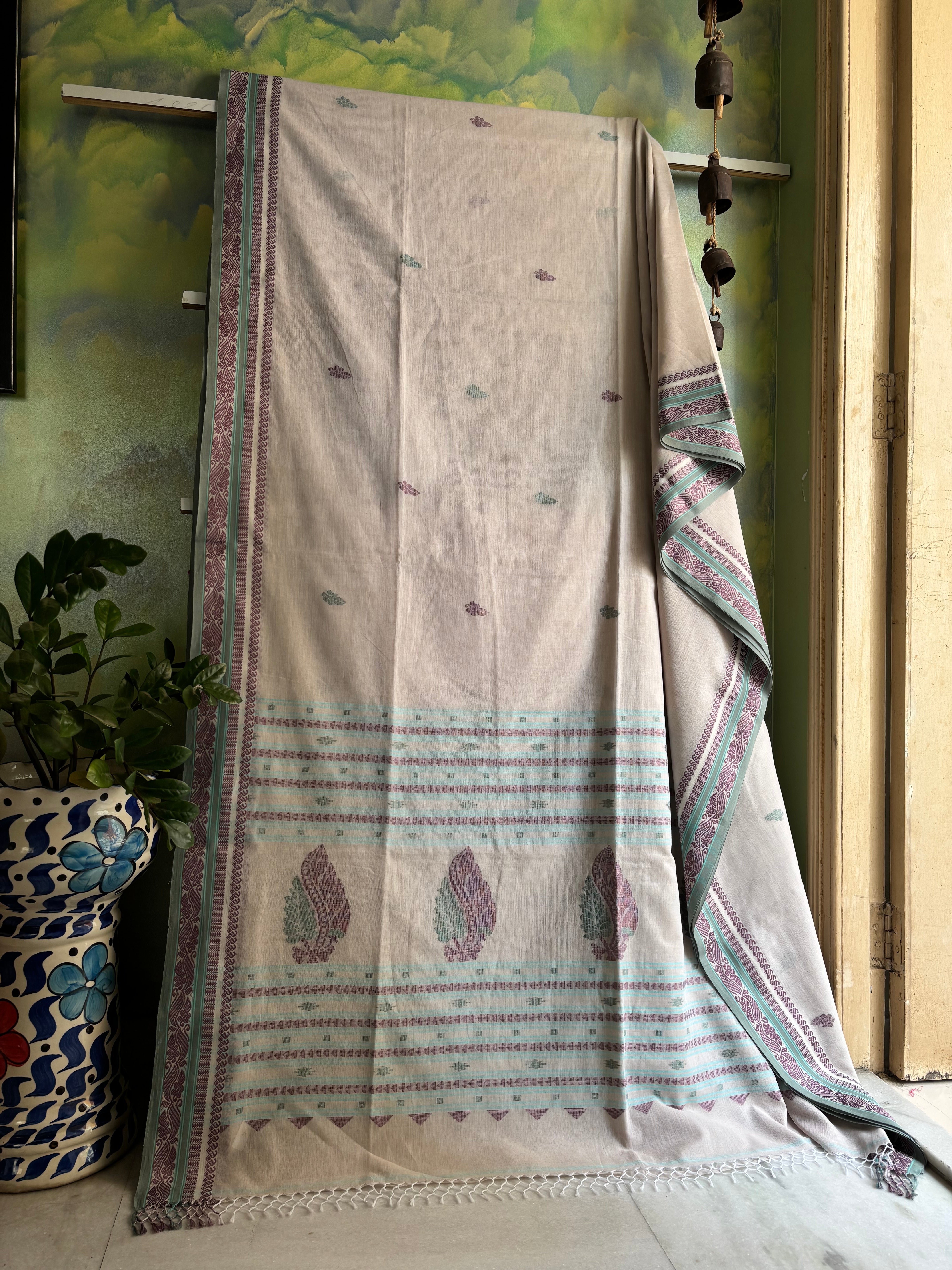 Handwoven Greyish Beige Phulia Cotton Saree