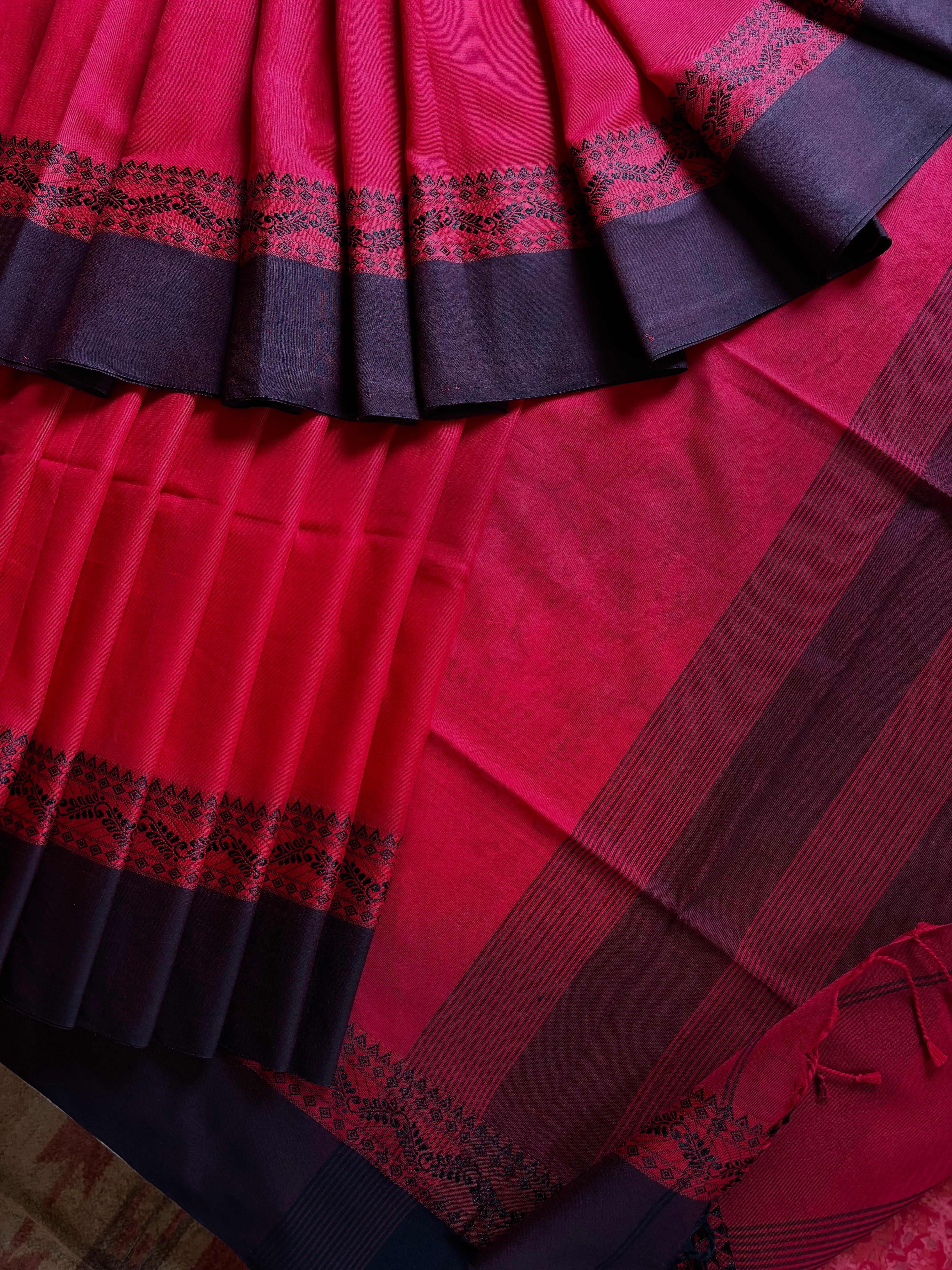 Handwoven Red Colour Phulia Cotton Saree