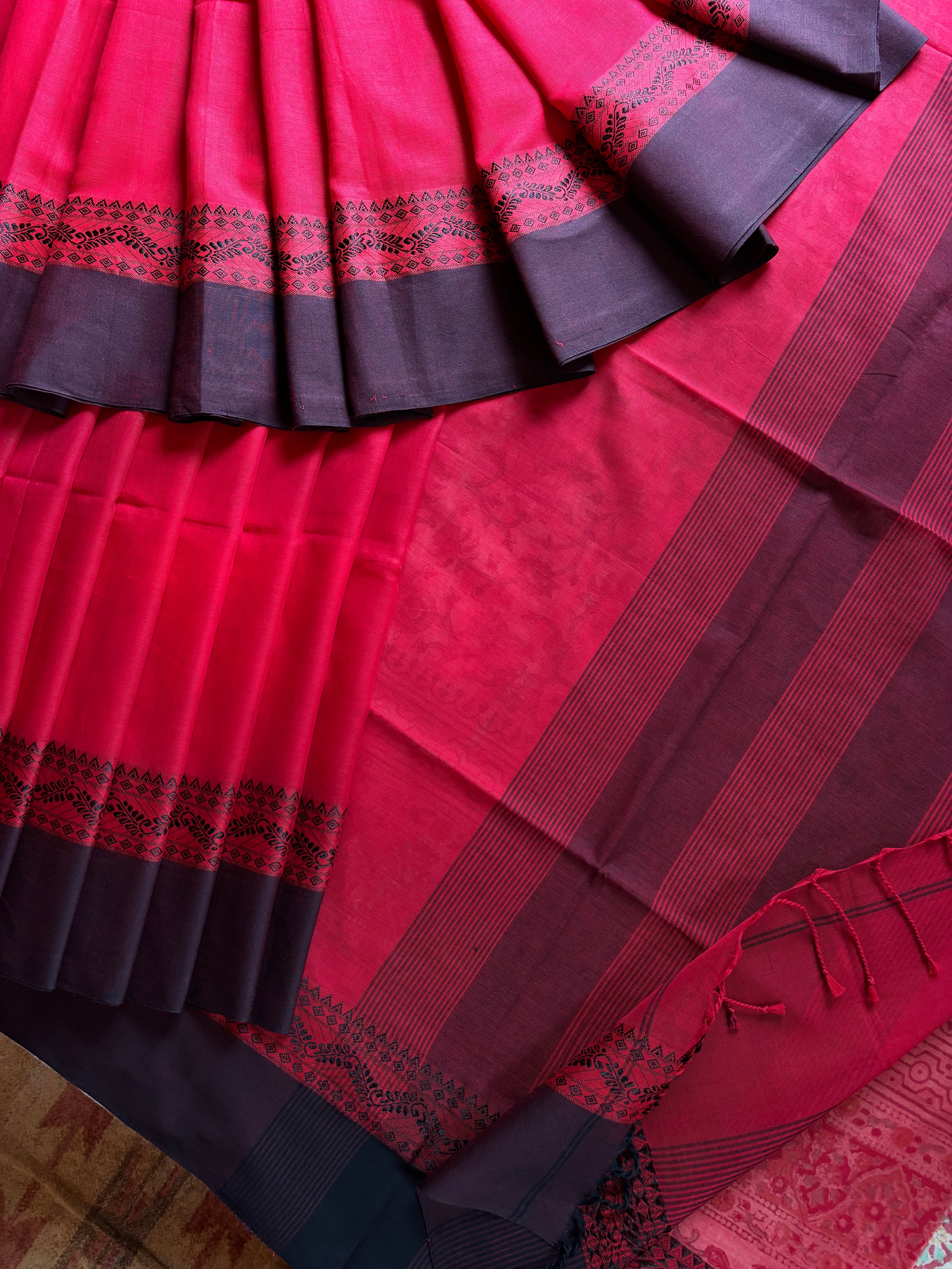 Handwoven Red Colour Phulia Cotton Saree