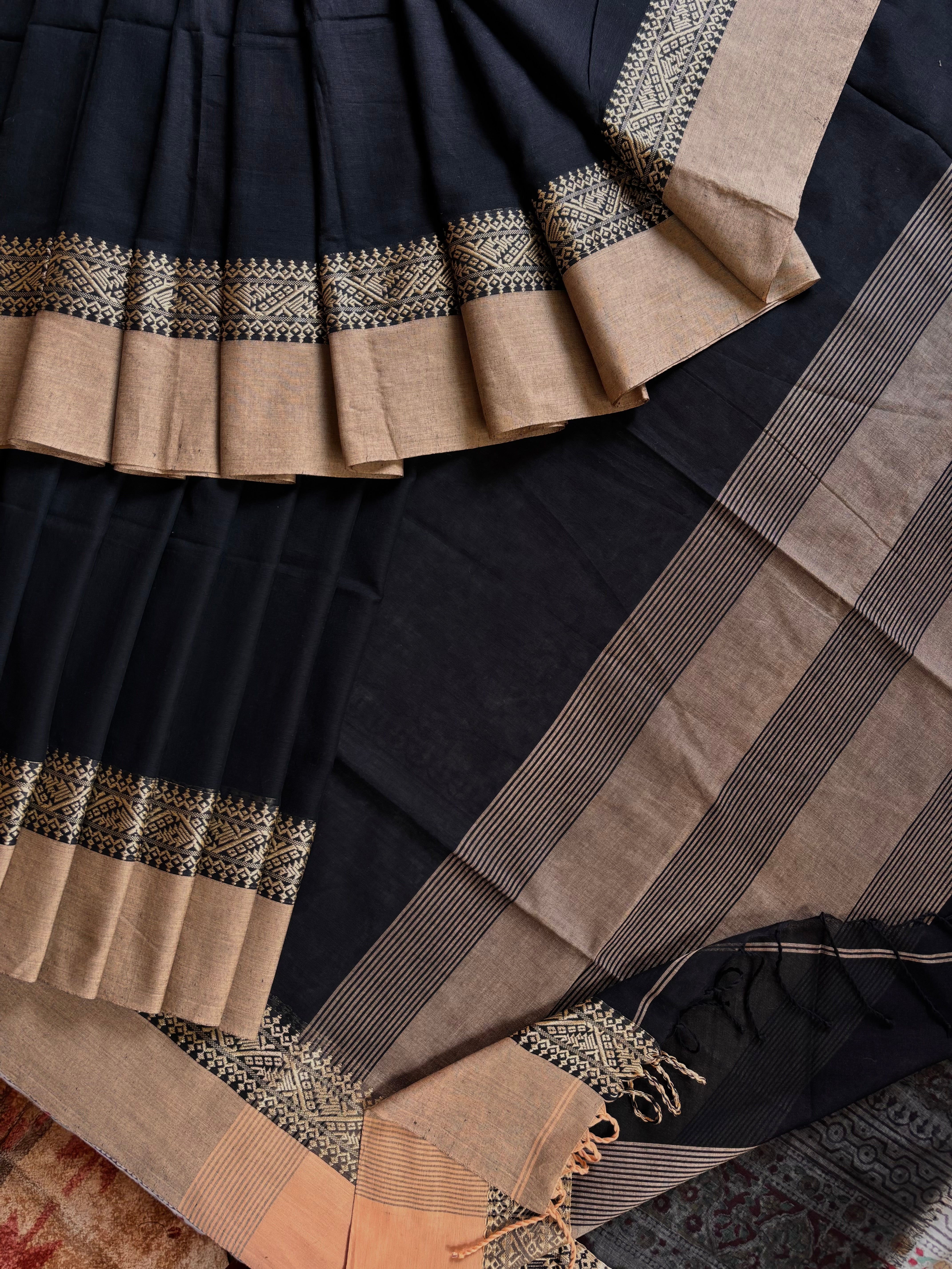 Handwoven Black Colour Phulia Cotton Saree