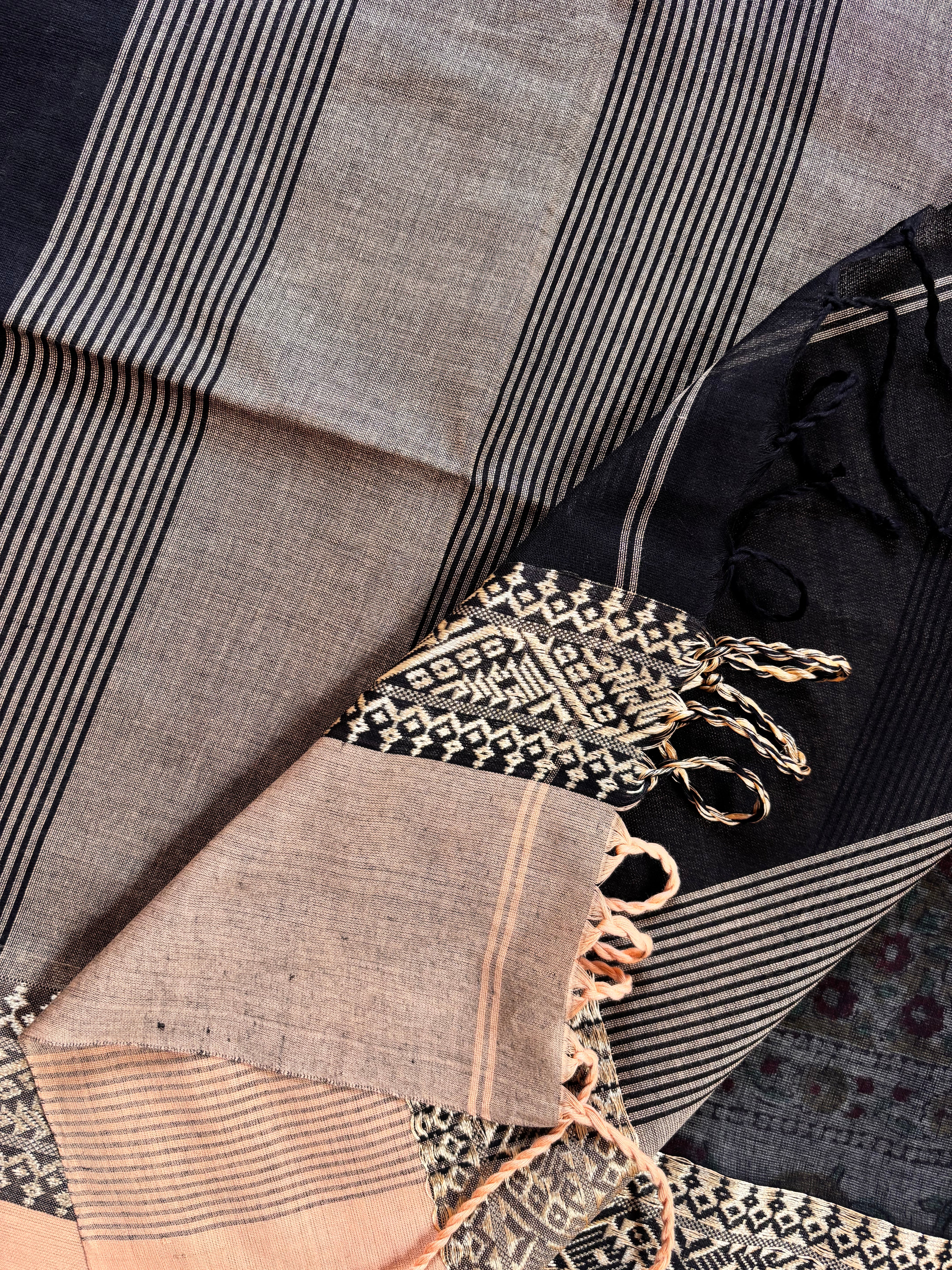 Handwoven Black Colour Phulia Cotton Saree