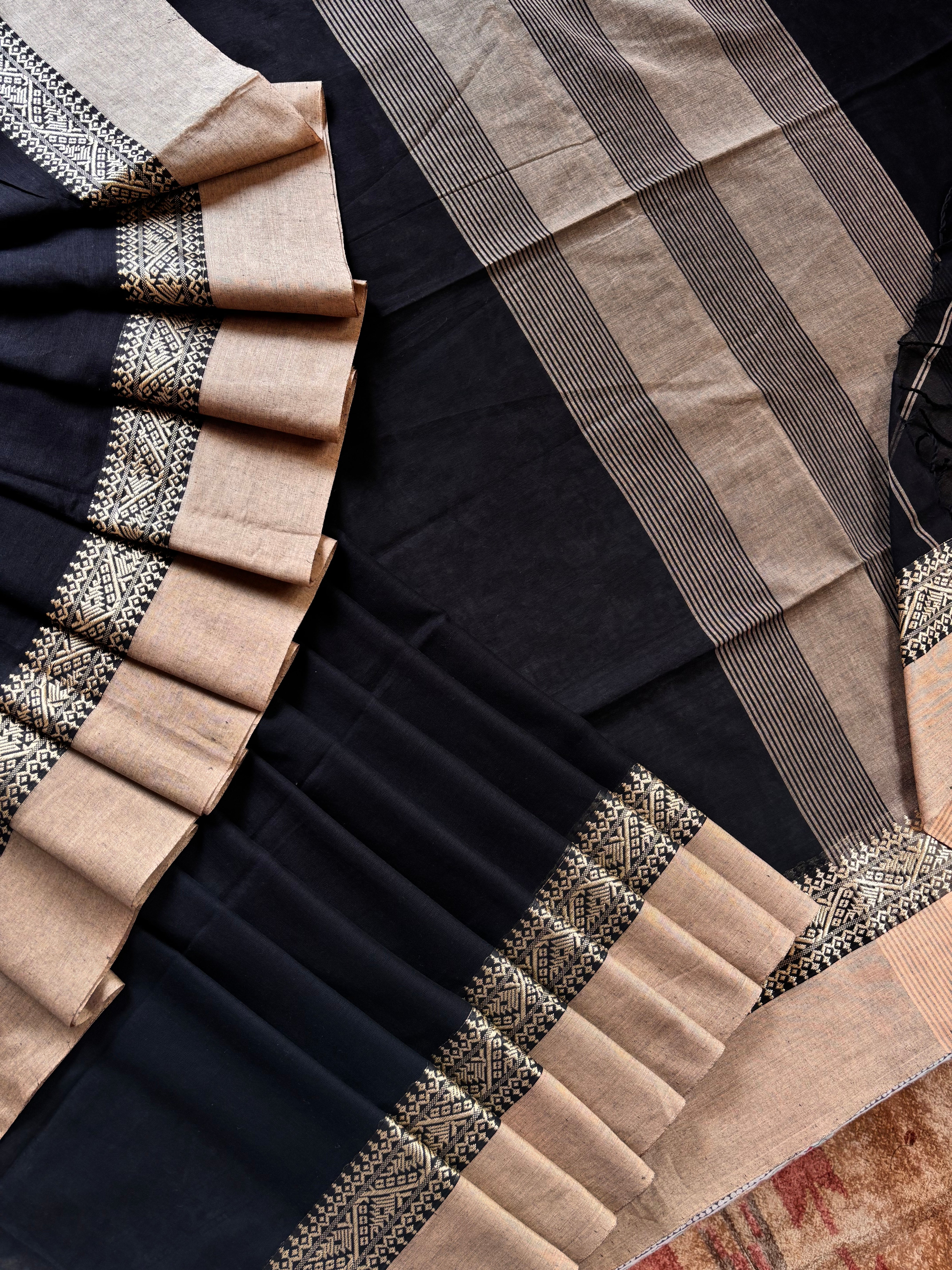 Handwoven Black Colour Phulia Cotton Saree