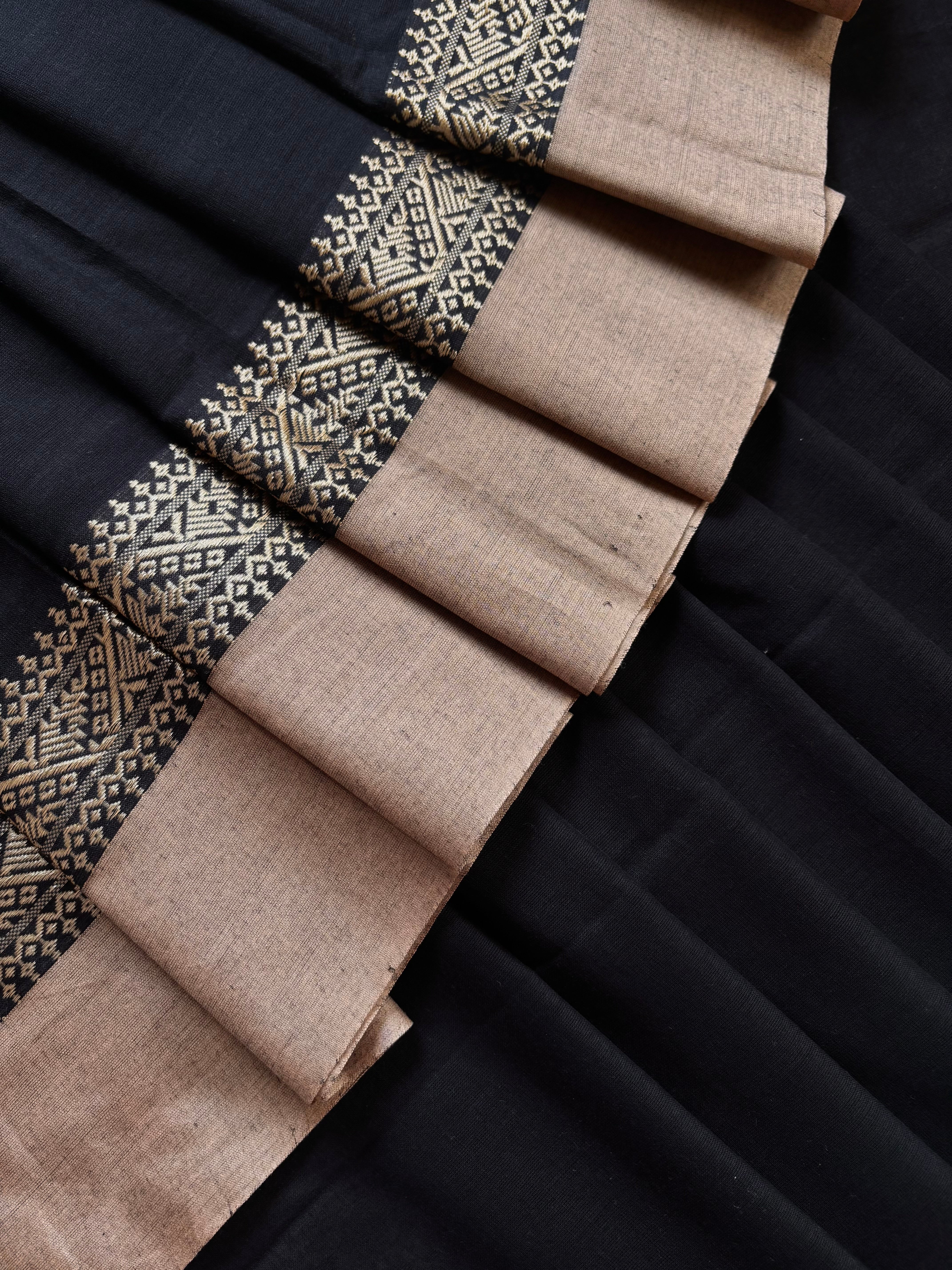 Handwoven Black Colour Phulia Cotton Saree
