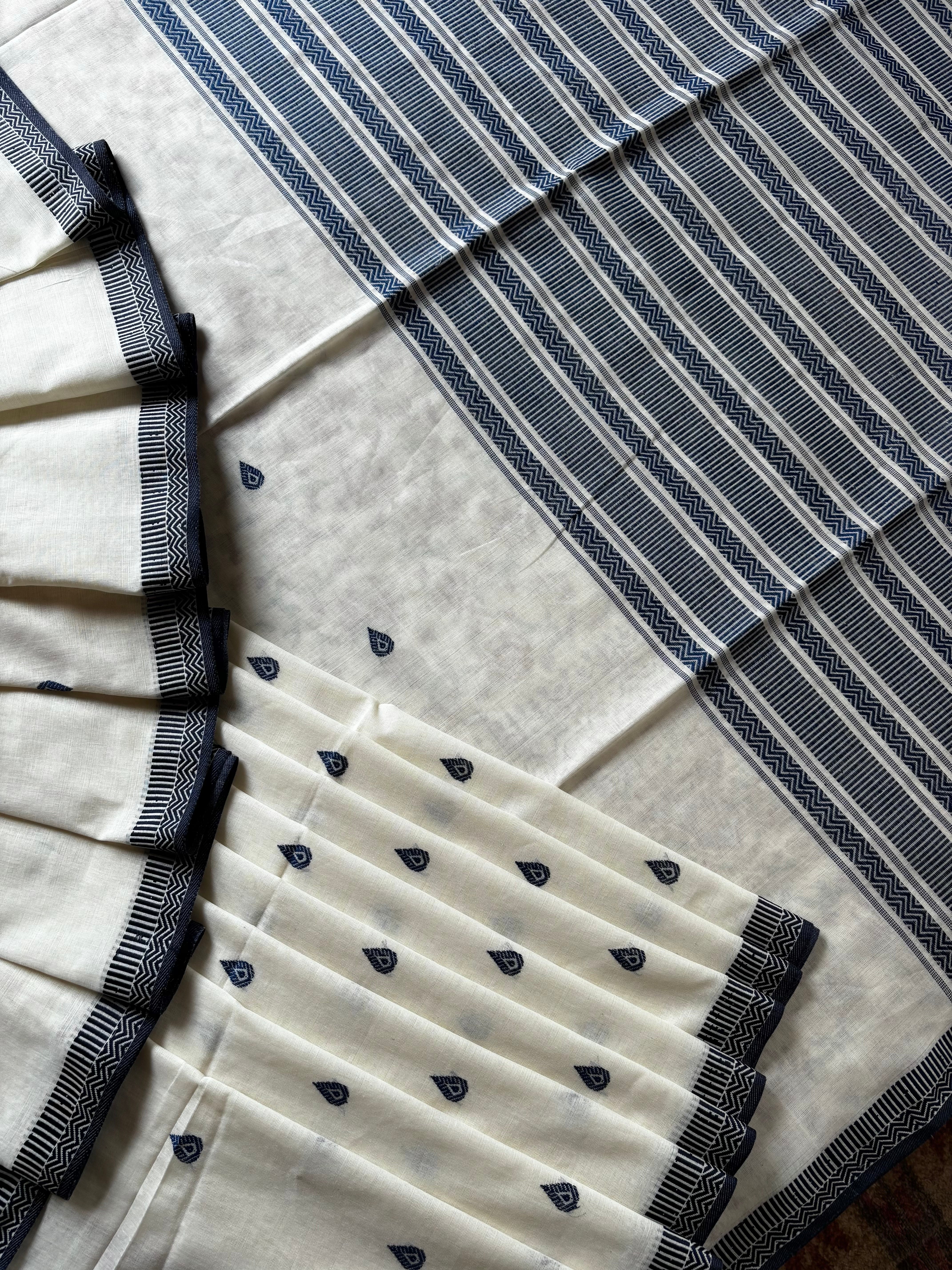 Handwoven Offwhite Navy Colour Phulia Cotton Saree