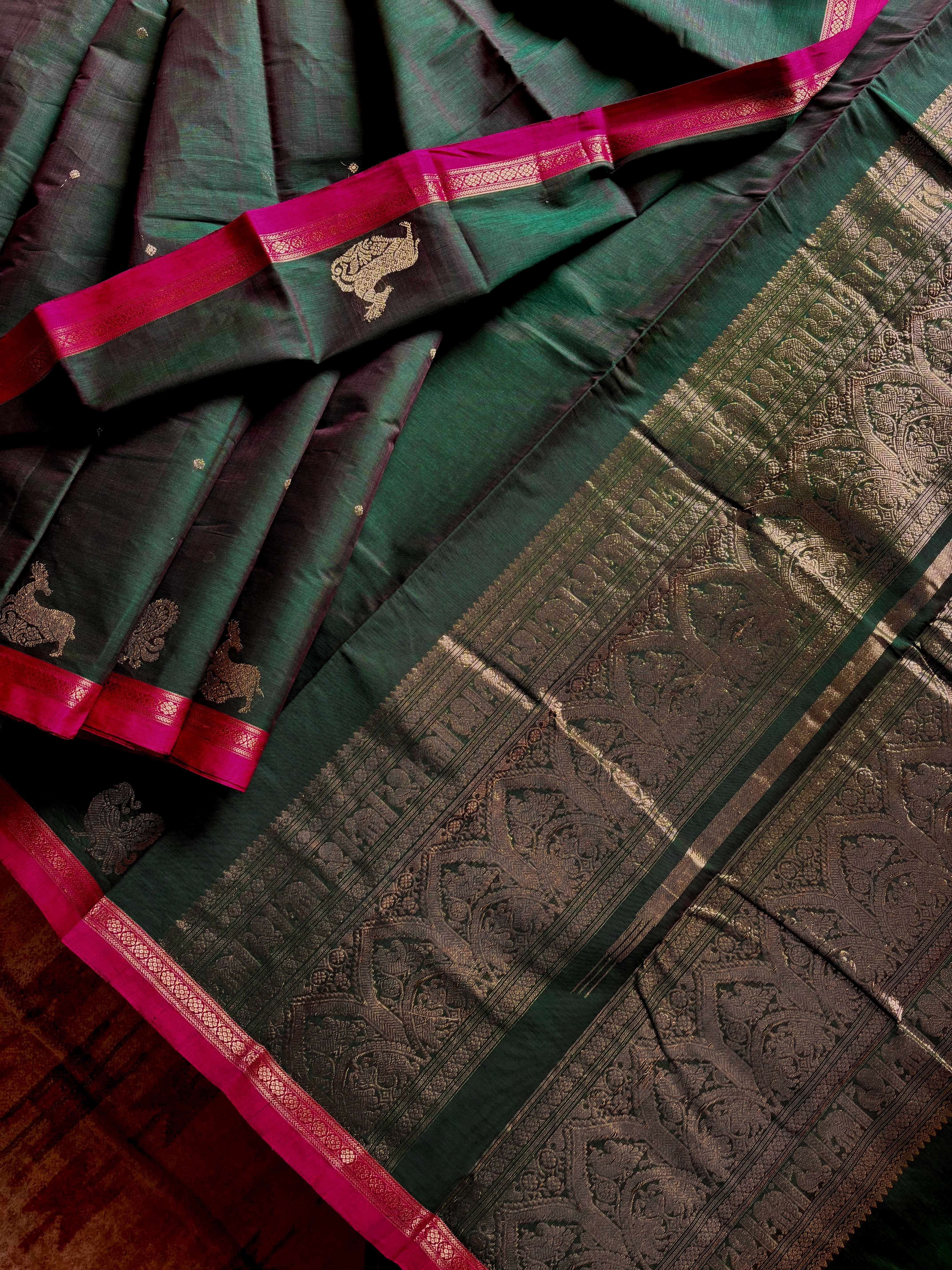 Handwoven Dual Toned Green Colour Kanchipuram Cotton Saree