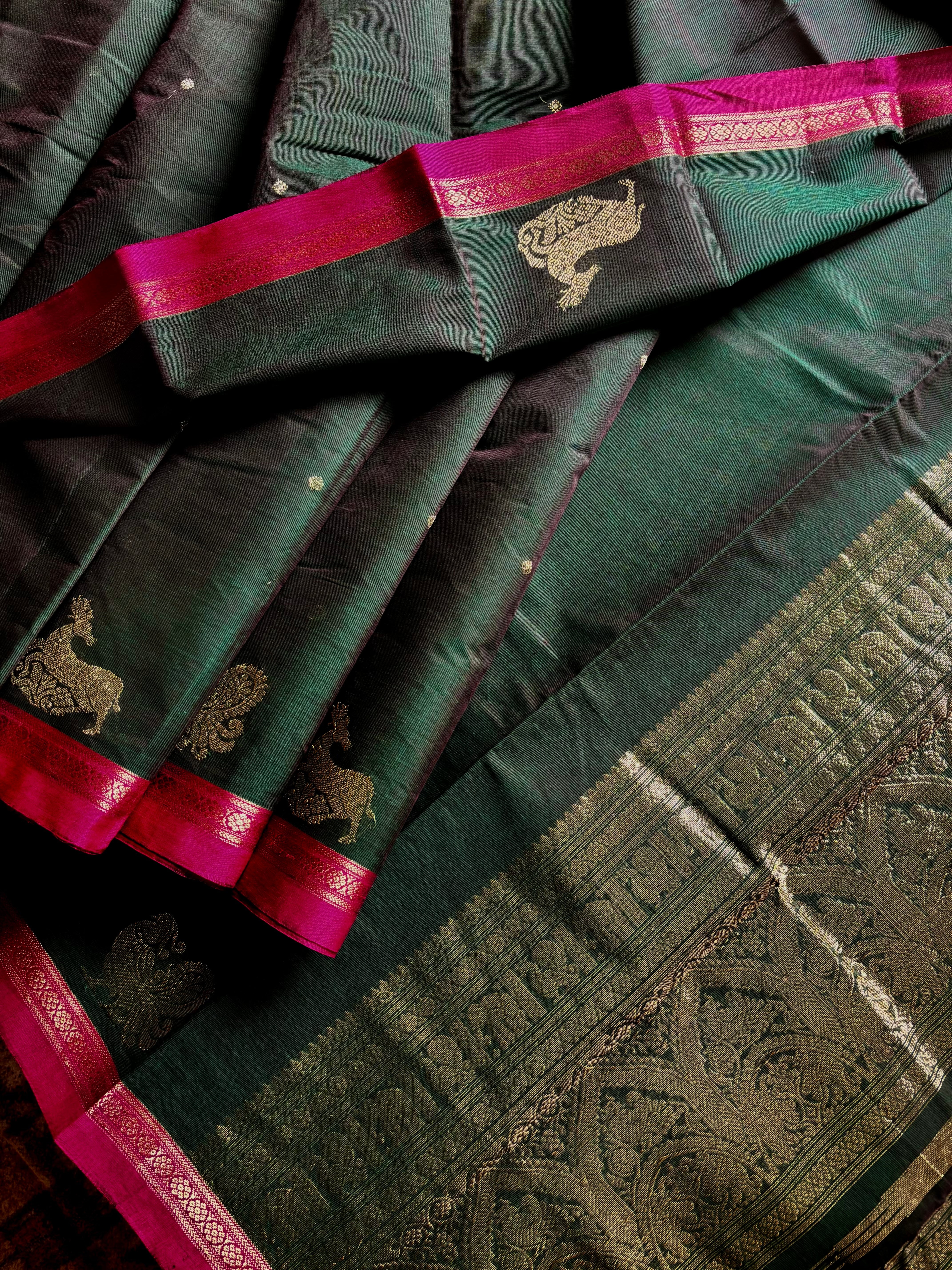 Handwoven Dual Toned Green Colour Kanchipuram Cotton Saree