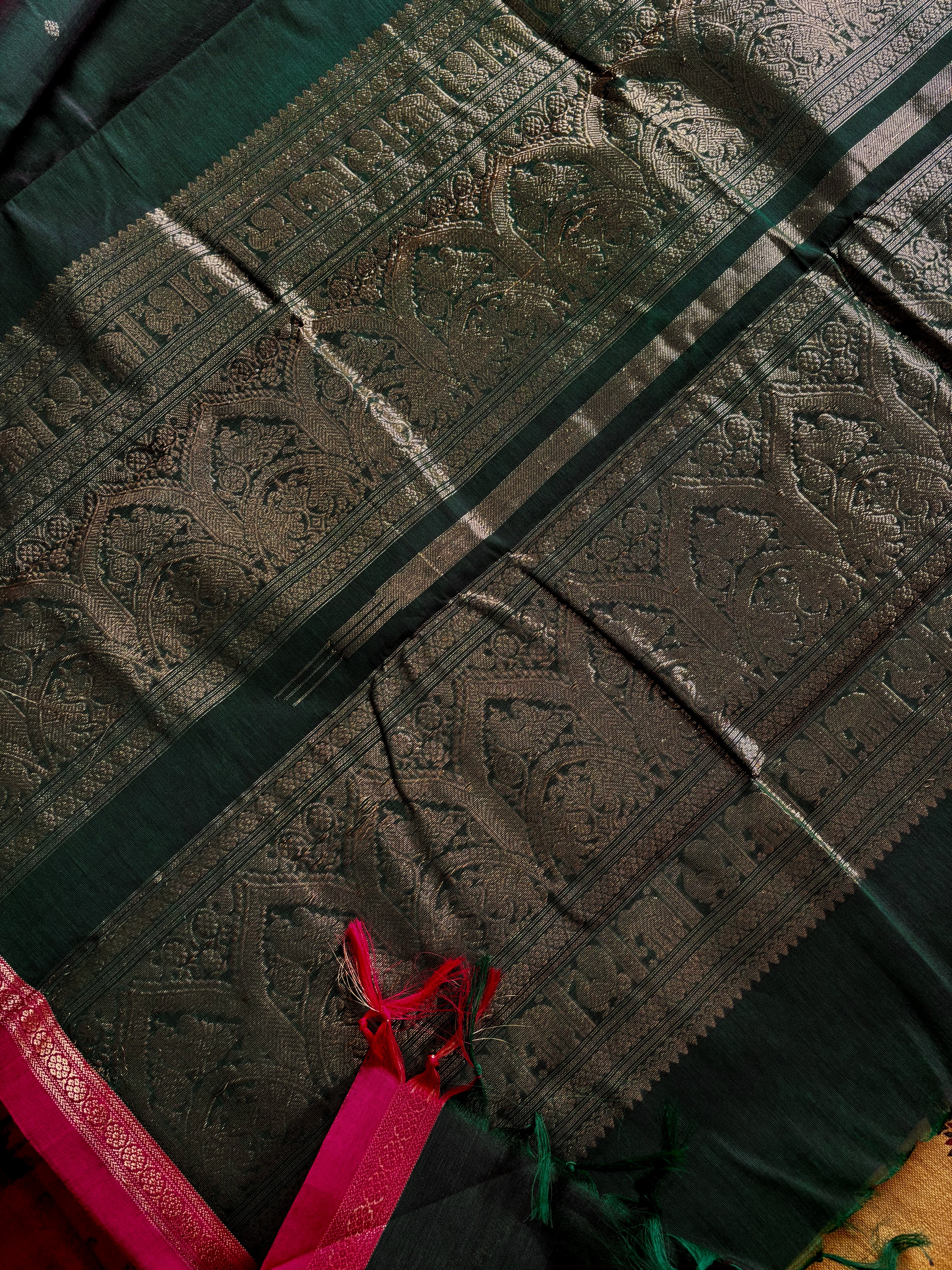 Handwoven Dual Toned Green Colour Kanchipuram Cotton Saree