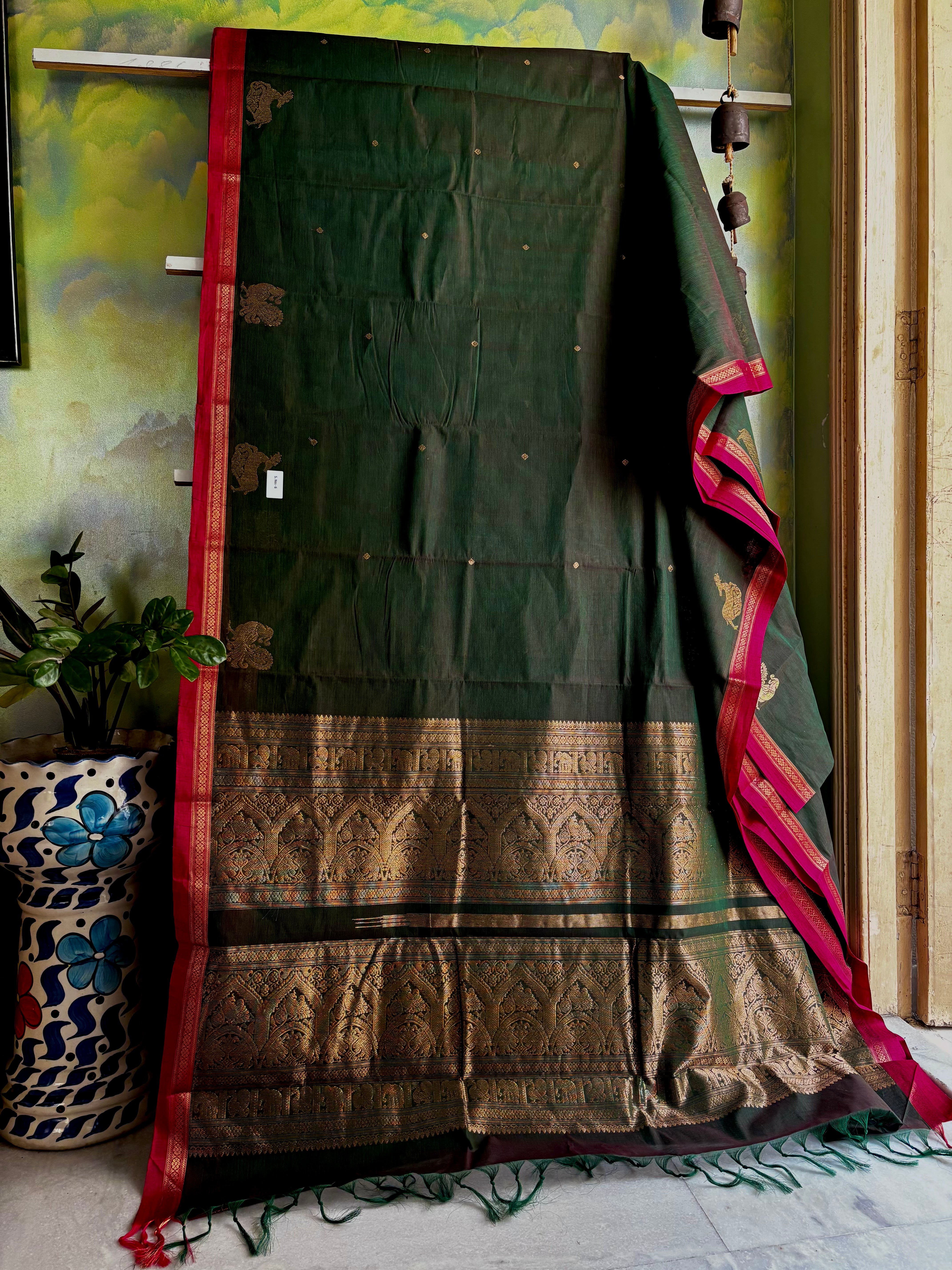 Handwoven Dual Toned Green Colour Kanchipuram Cotton Saree