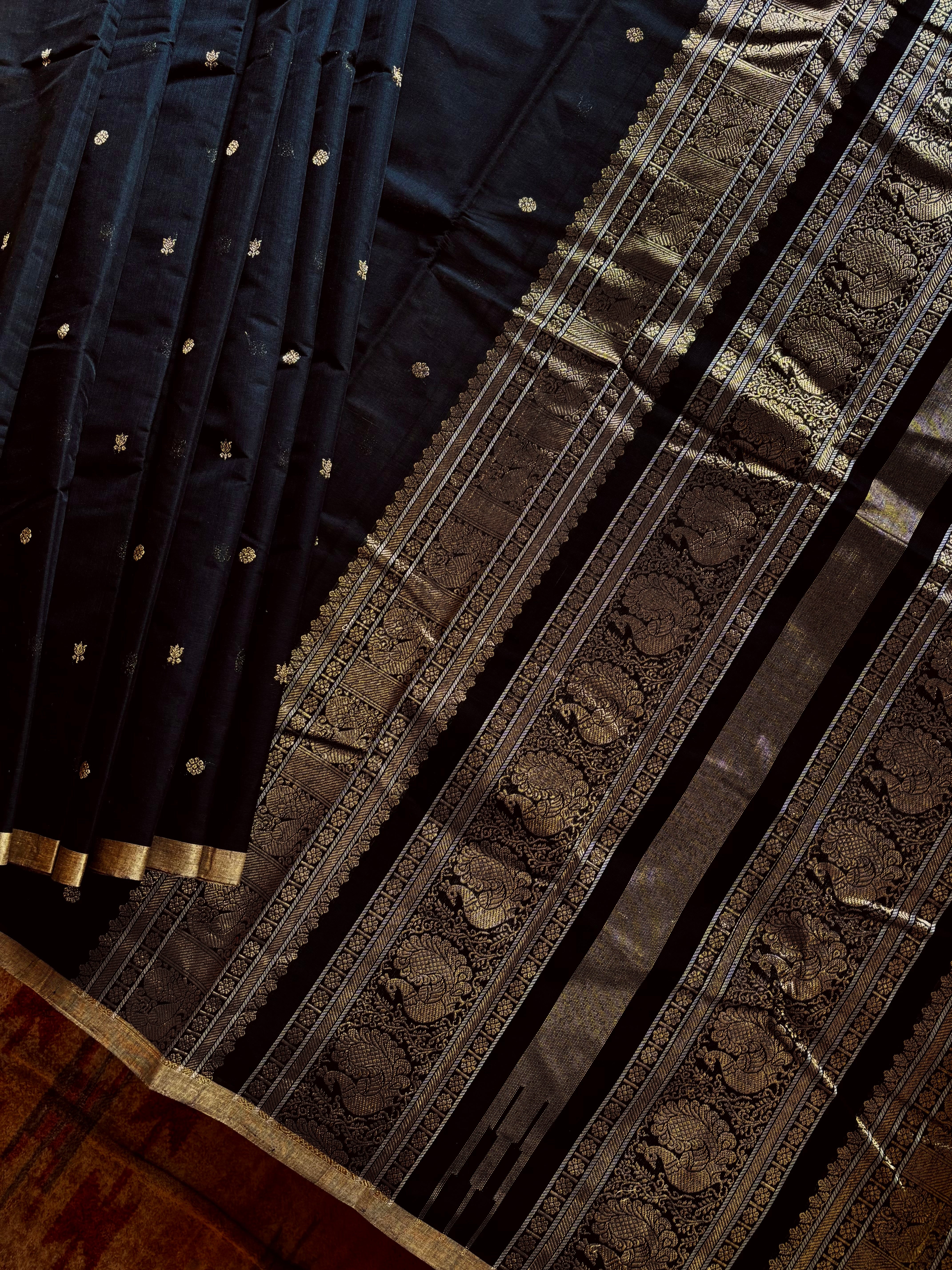 Handowoven Black Colour Kanchipuram Cotton Saree