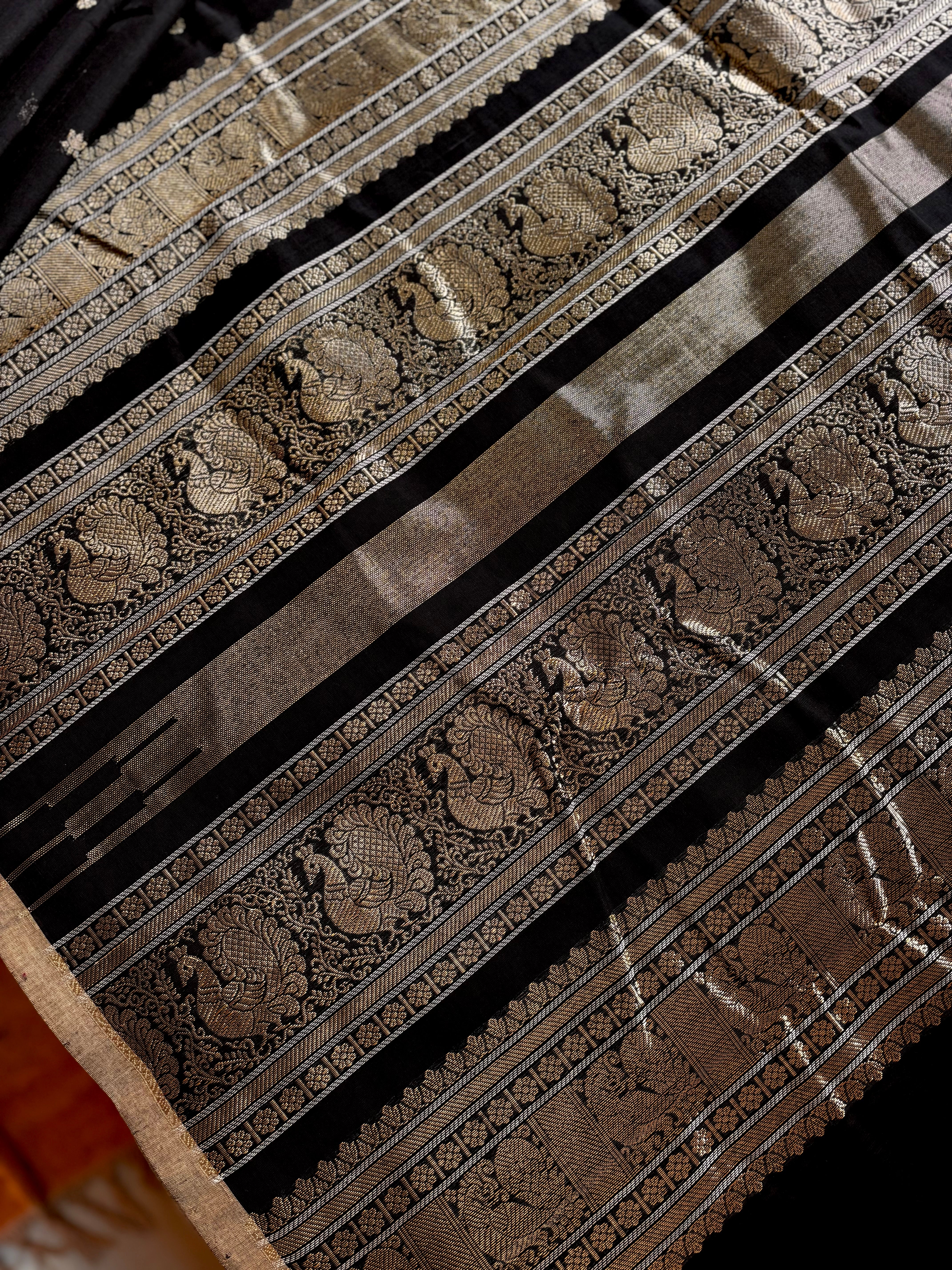 Handowoven Black Colour Kanchipuram Cotton Saree