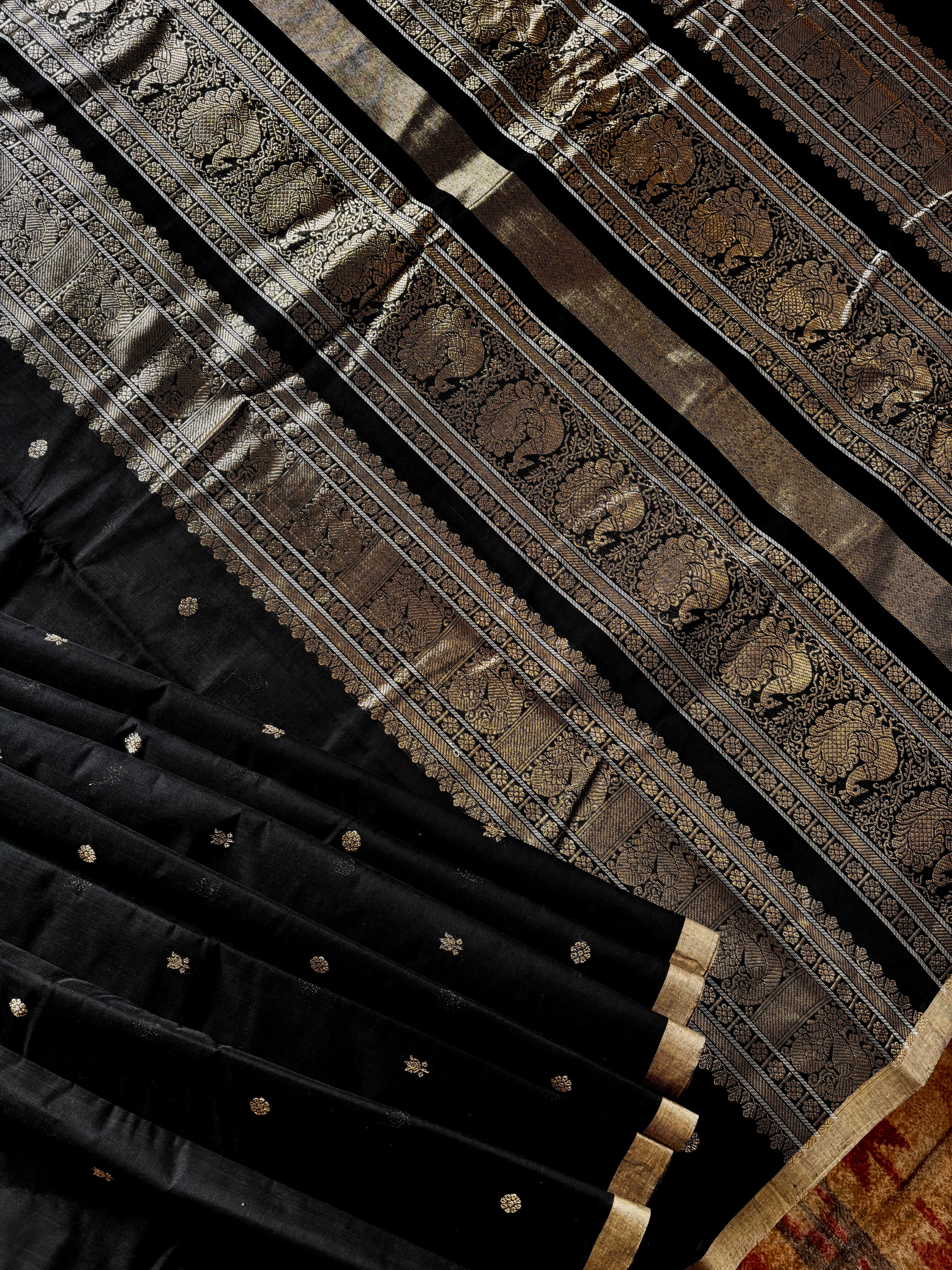 Handowoven Black Colour Kanchipuram Cotton Saree