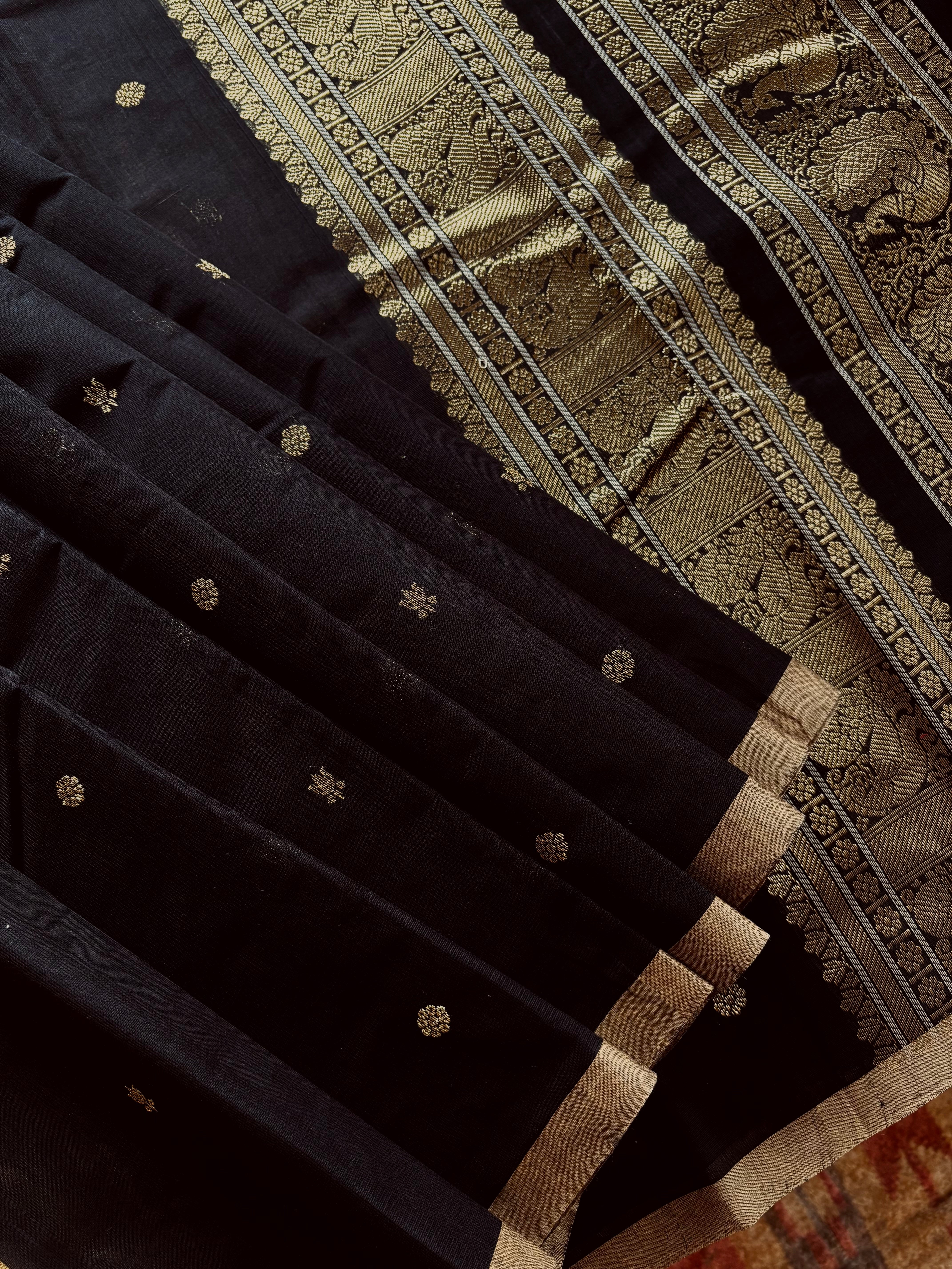 Handowoven Black Colour Kanchipuram Cotton Saree