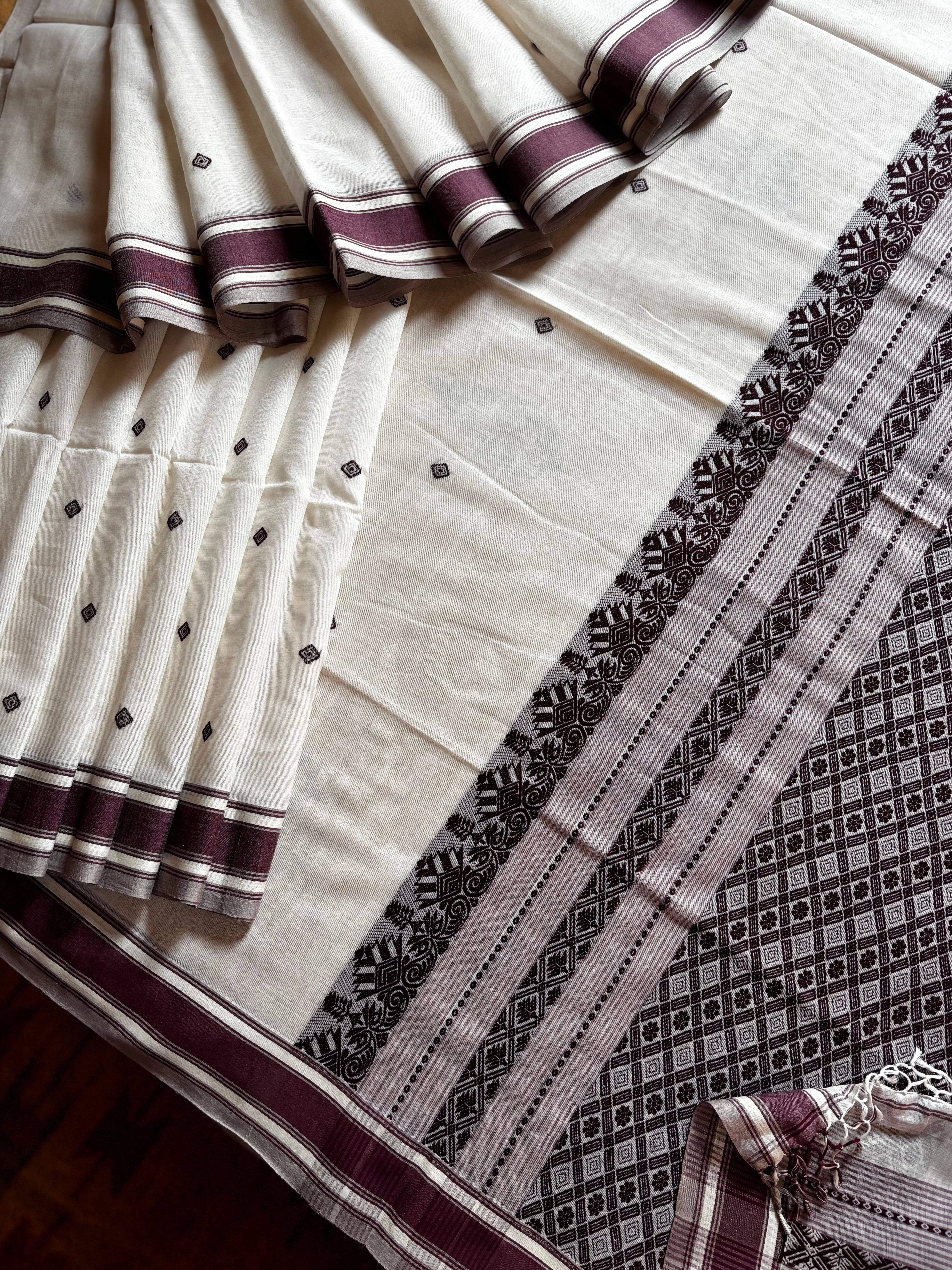 Handwoven White Plum Phulia Cotton Saree
