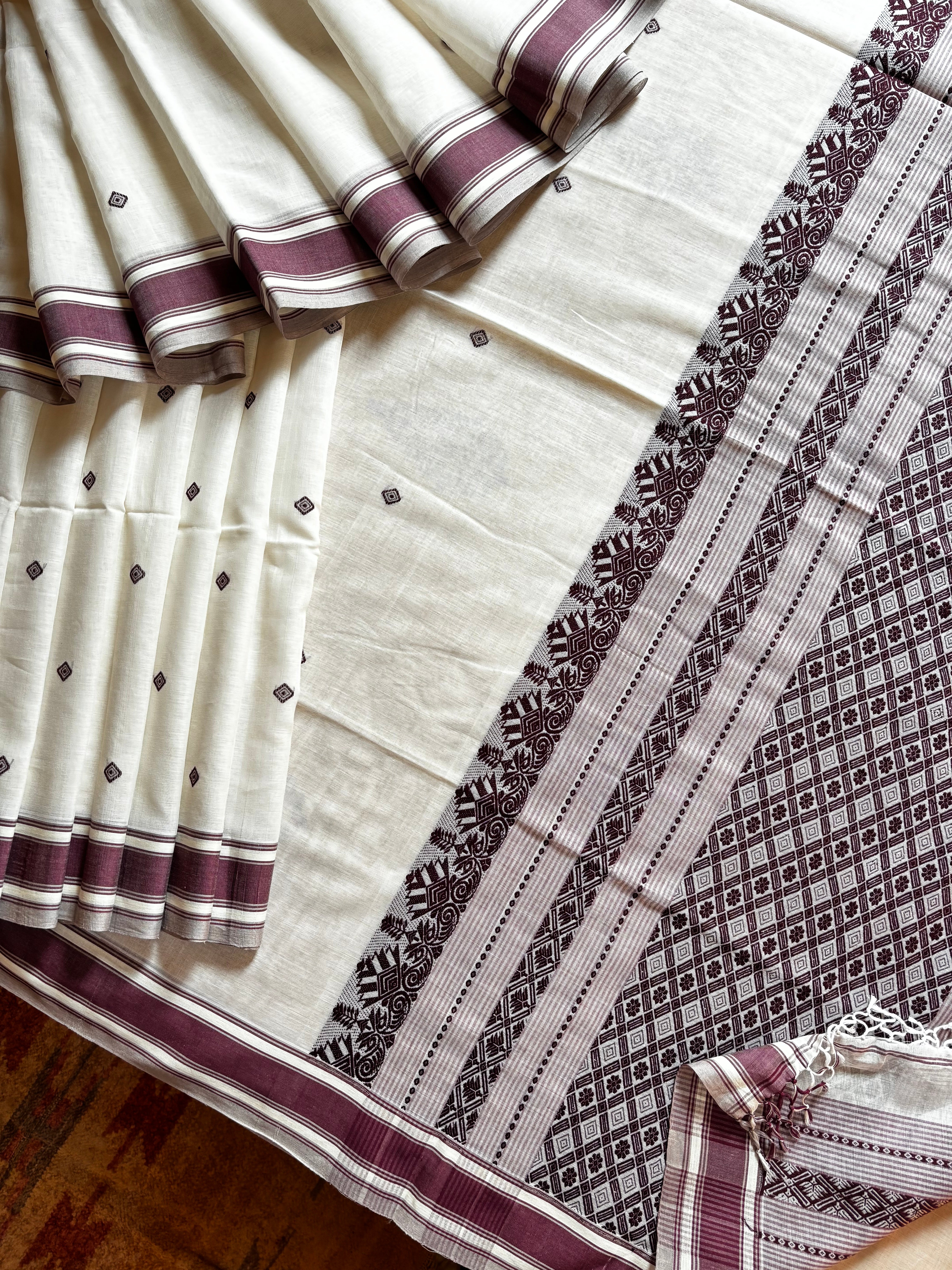 Handwoven White Plum Phulia Cotton Saree
