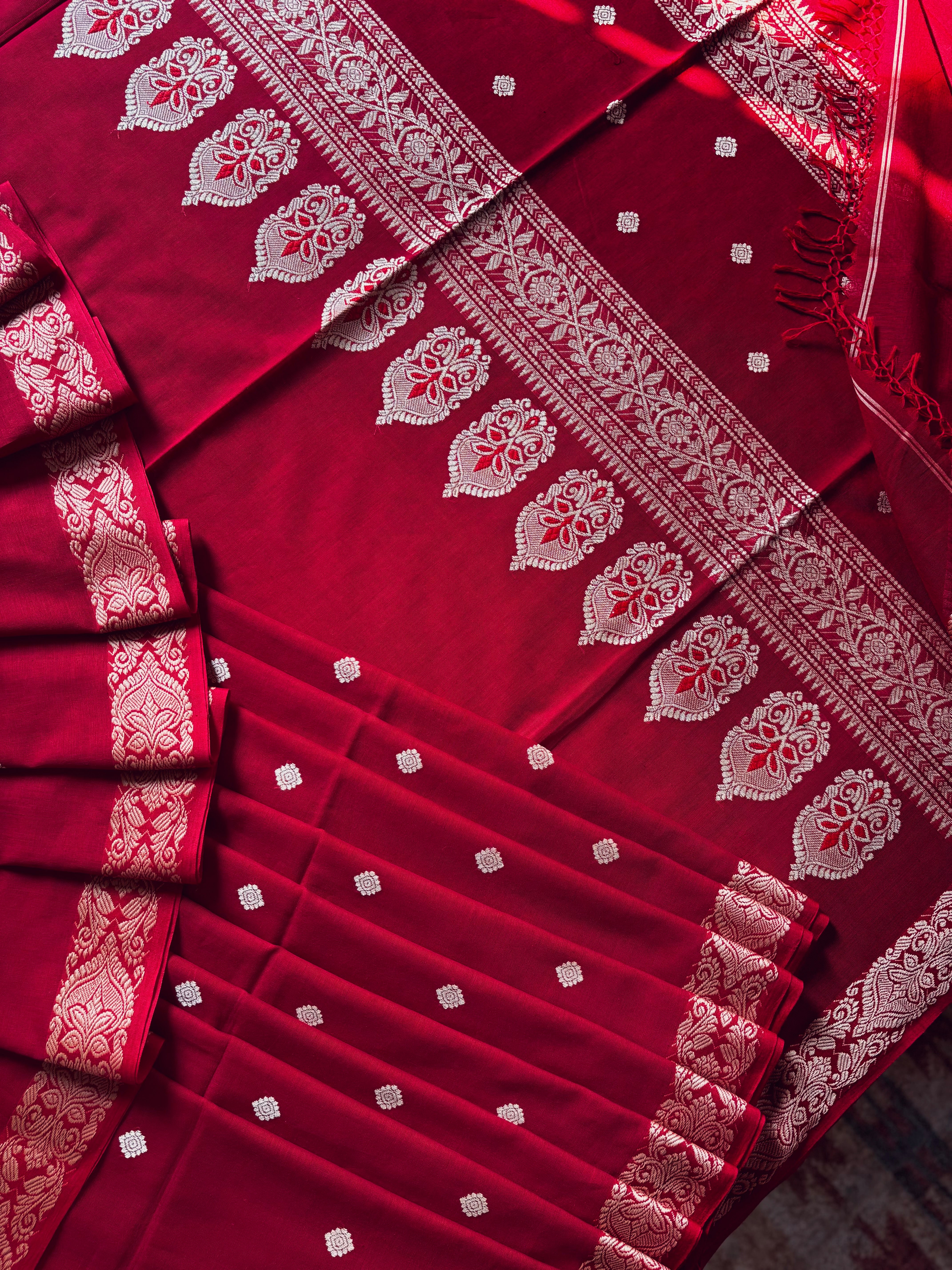 Handwoven Red Beige Phulia Cotton Saree