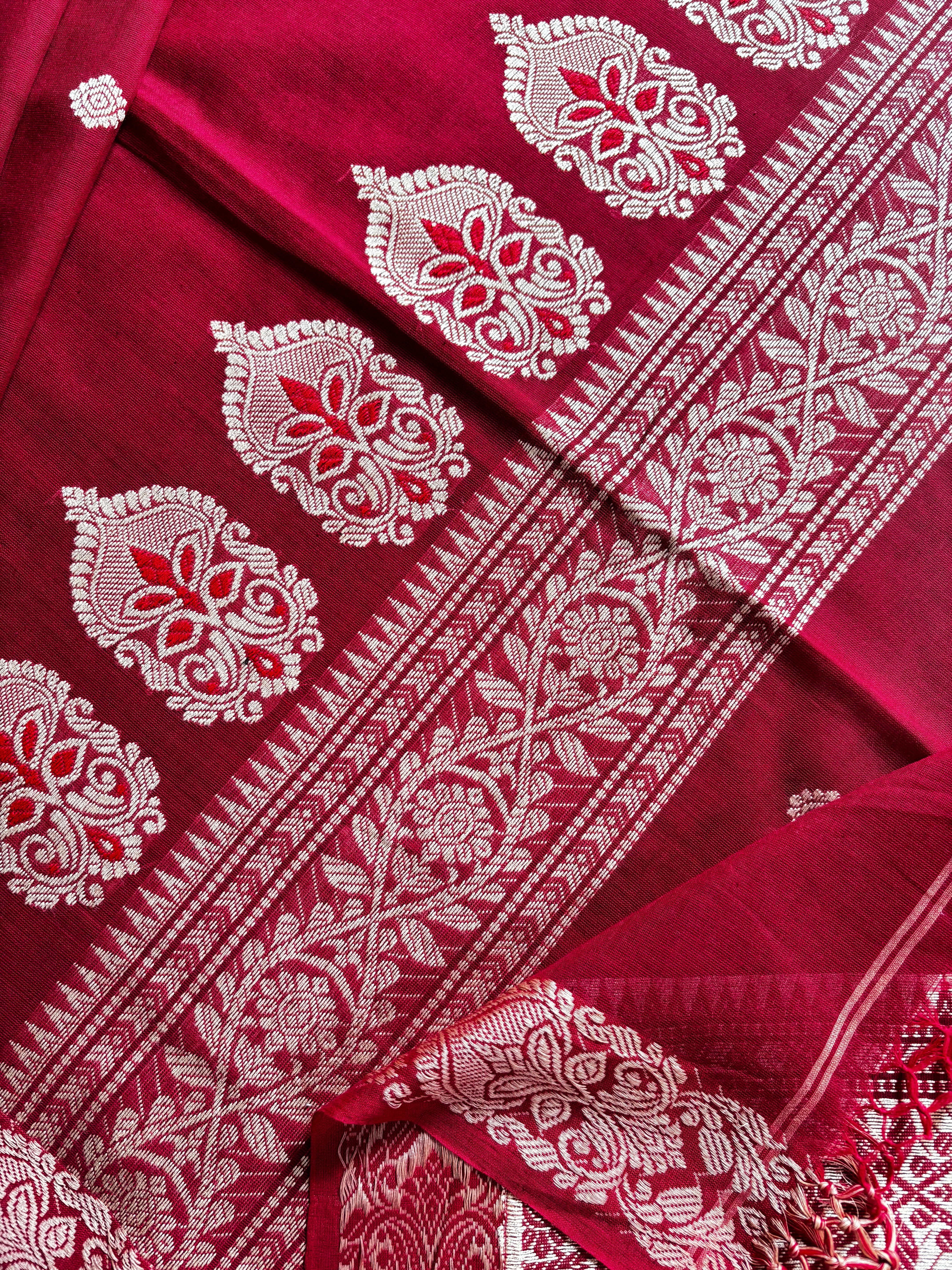 Handwoven Red Beige Phulia Cotton Saree