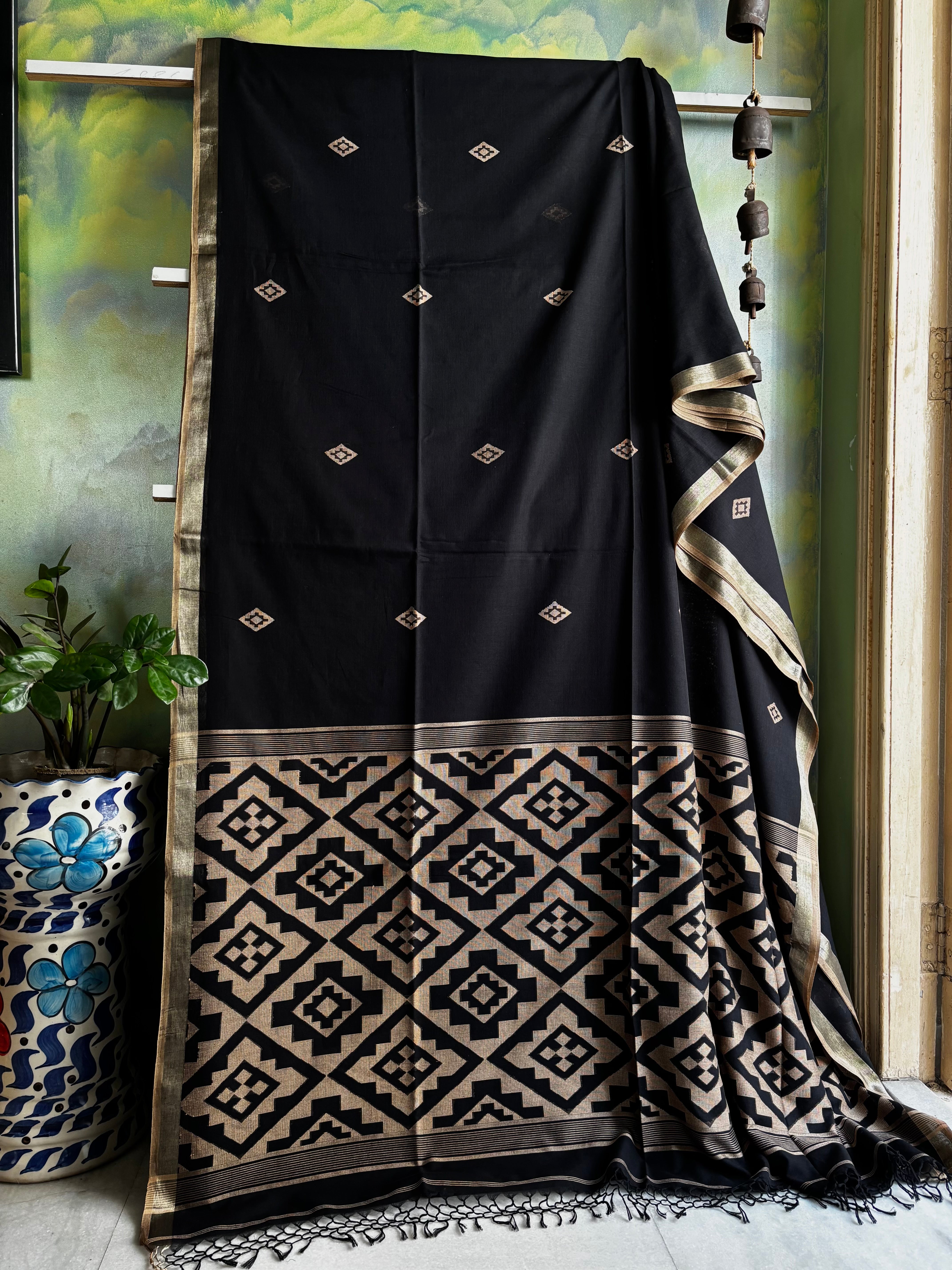 Handwoven Black Colour Cotton Jamdani Saree