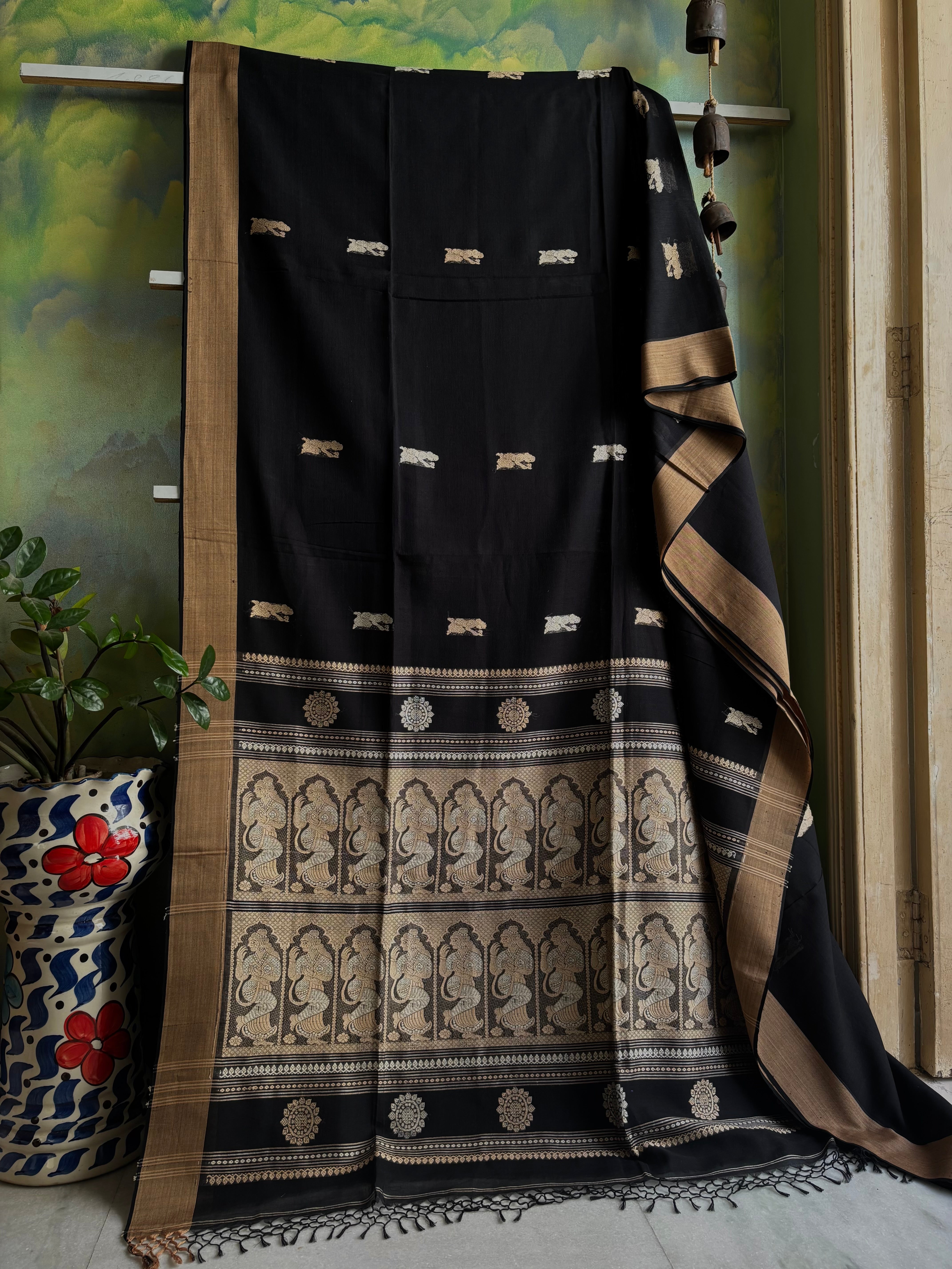 Handwoven Black Beige Cotton Baluchari Saree