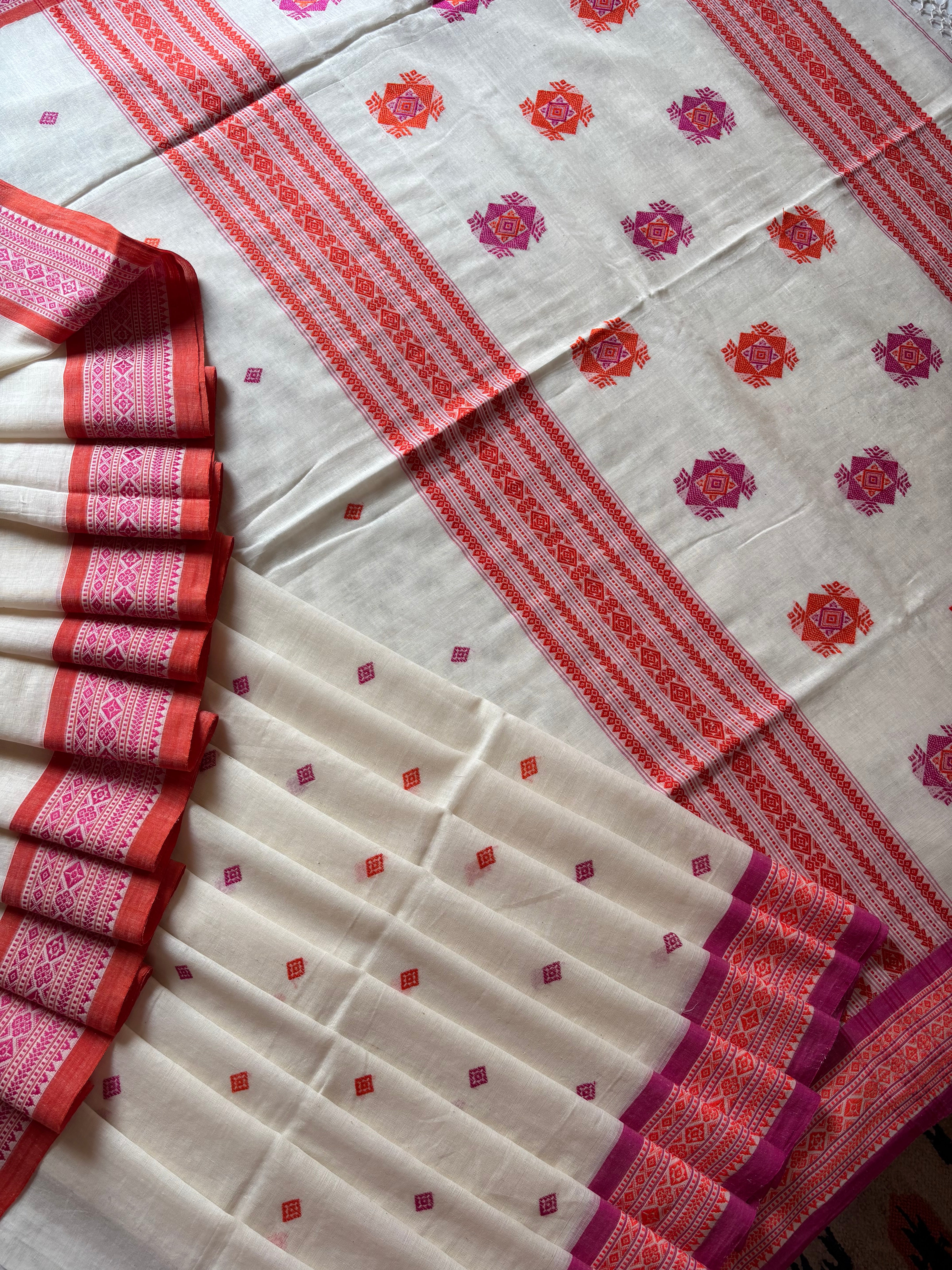 Handwoven Offwhite Phulia Cotton Saree