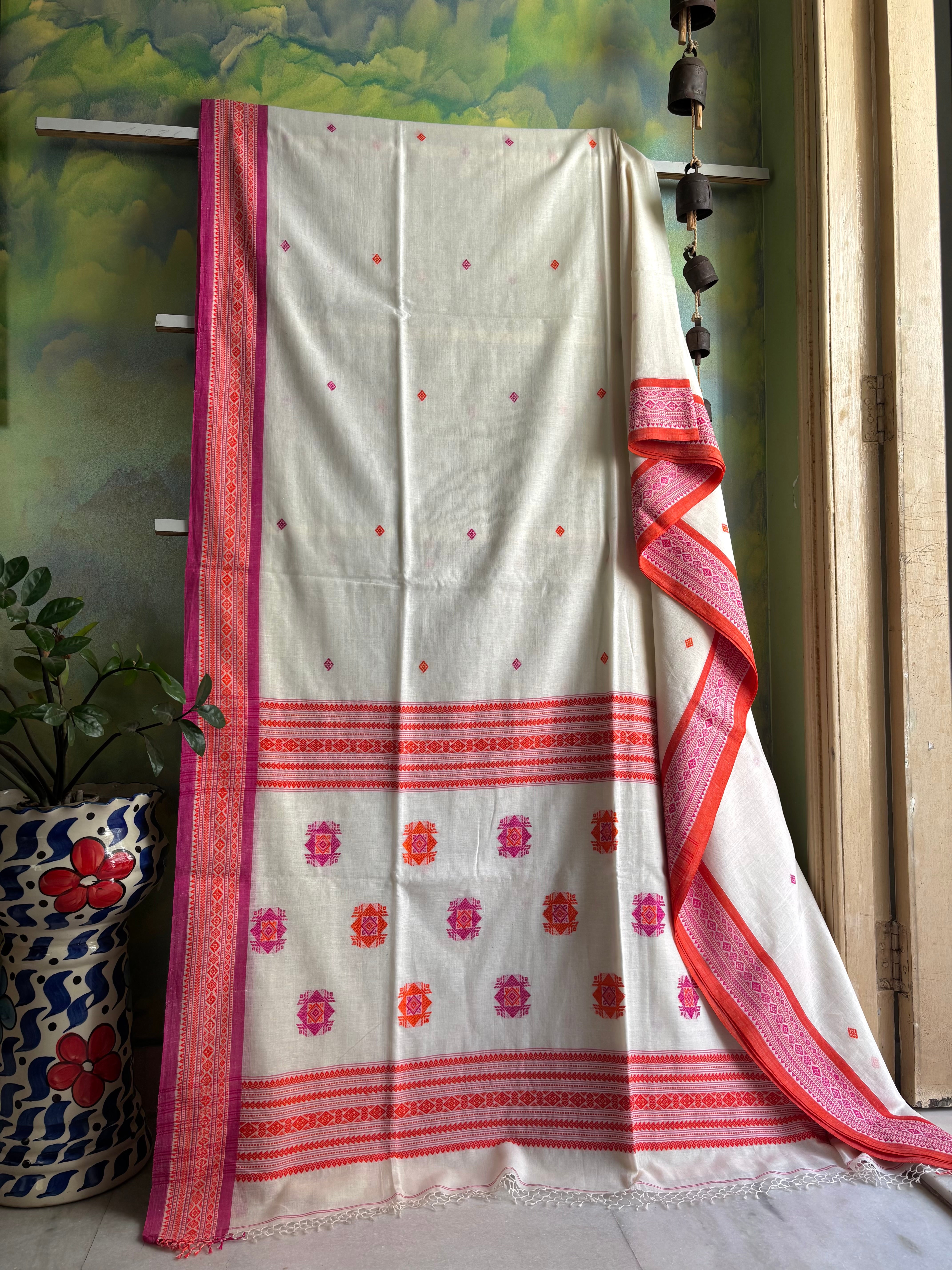 Handwoven Offwhite Phulia Cotton Saree