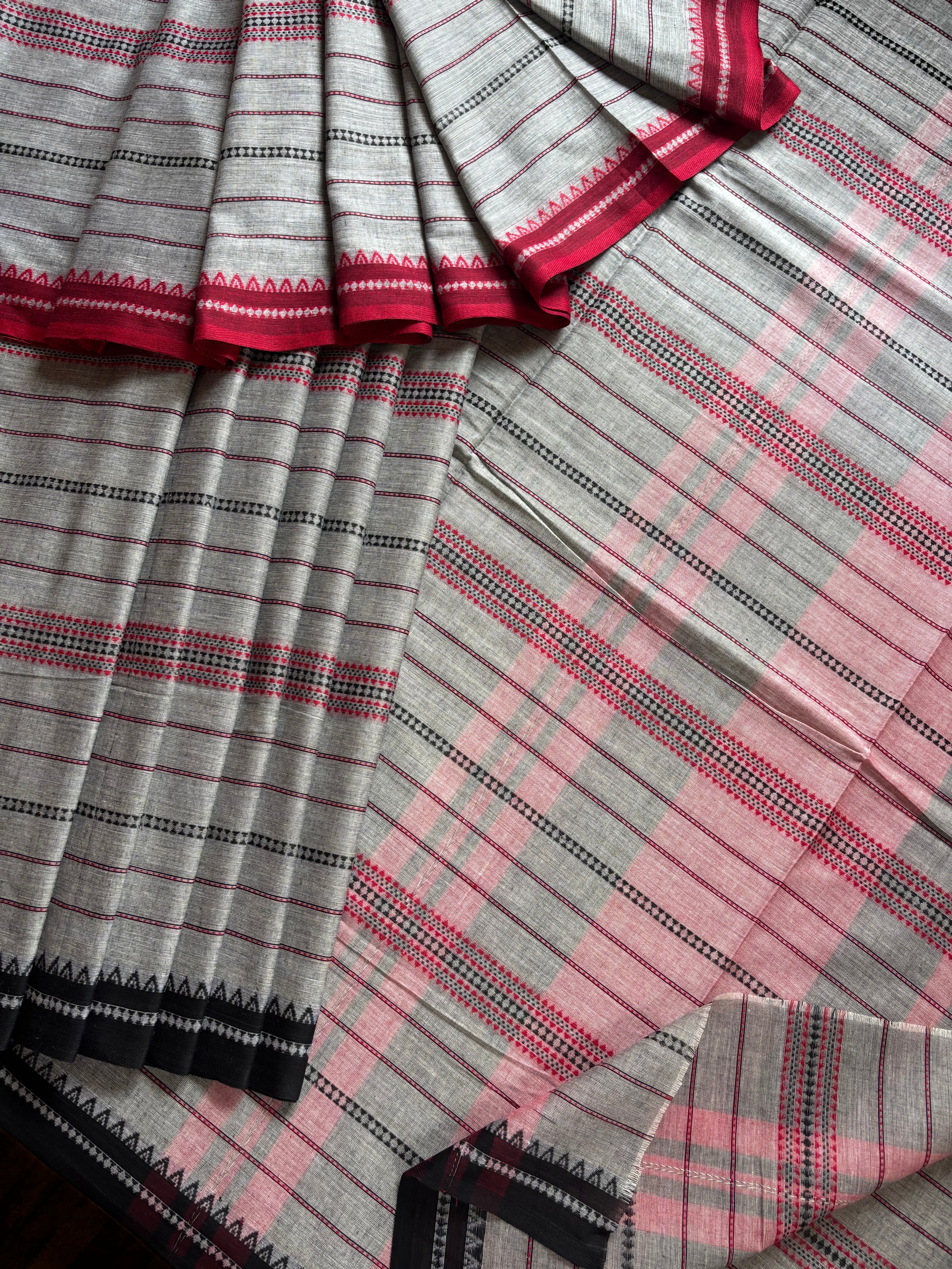 Handwoven Grey Colour Cotton Dhonekhali Saree