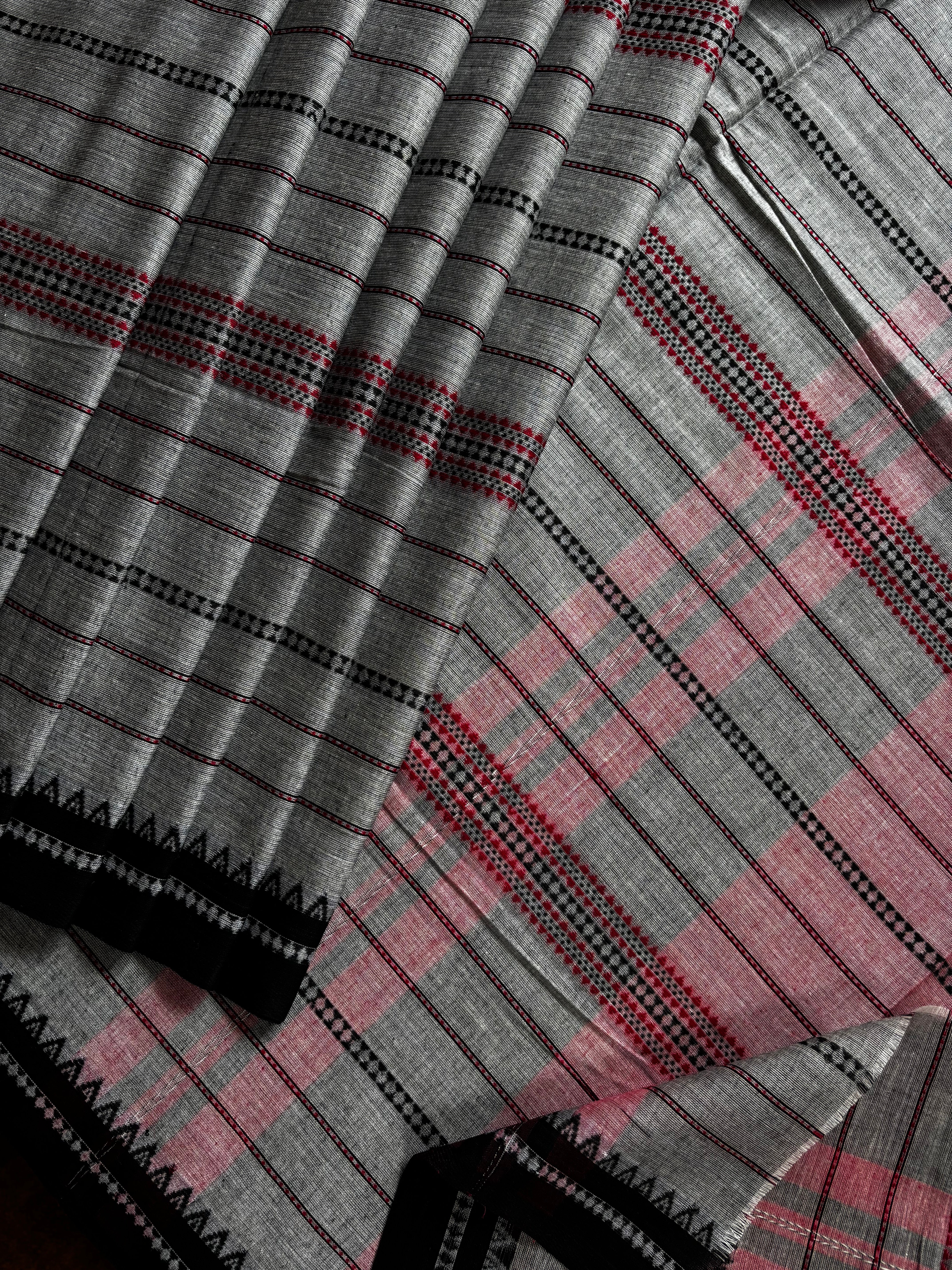 Handwoven Grey Colour Cotton Dhonekhali Saree