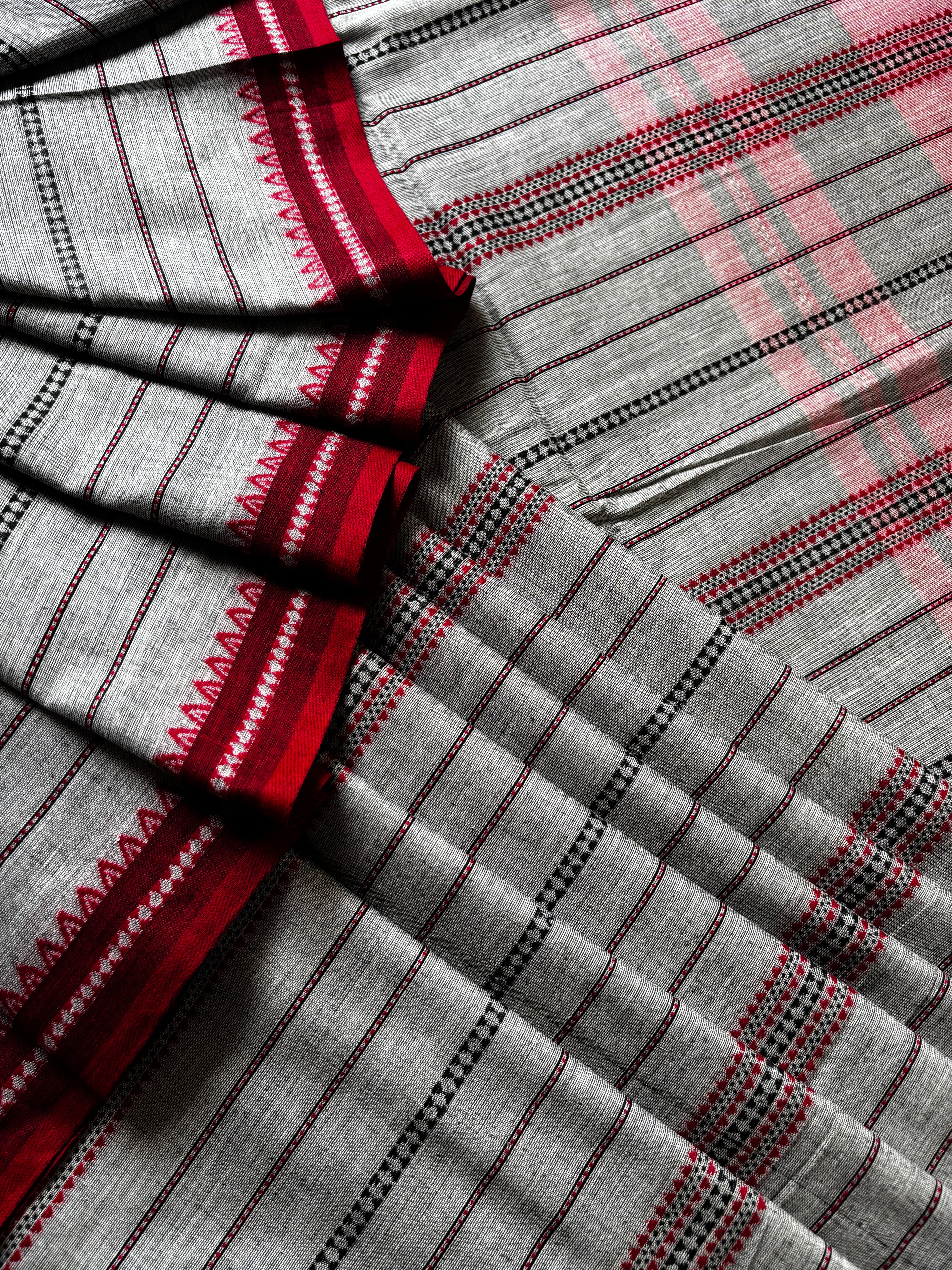 Handwoven Grey Colour Cotton Dhonekhali Saree