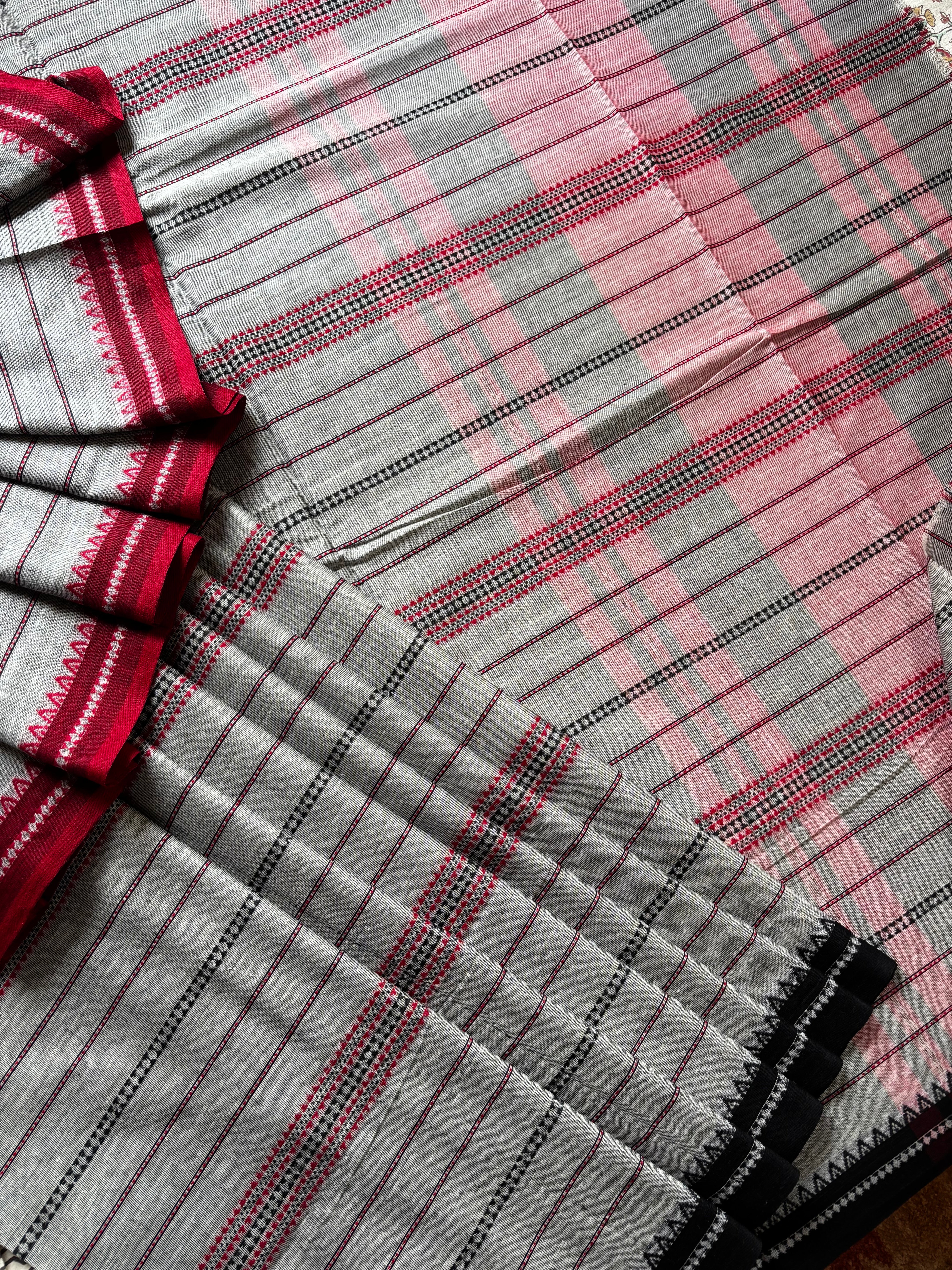 Handwoven Grey Colour Cotton Dhonekhali Saree