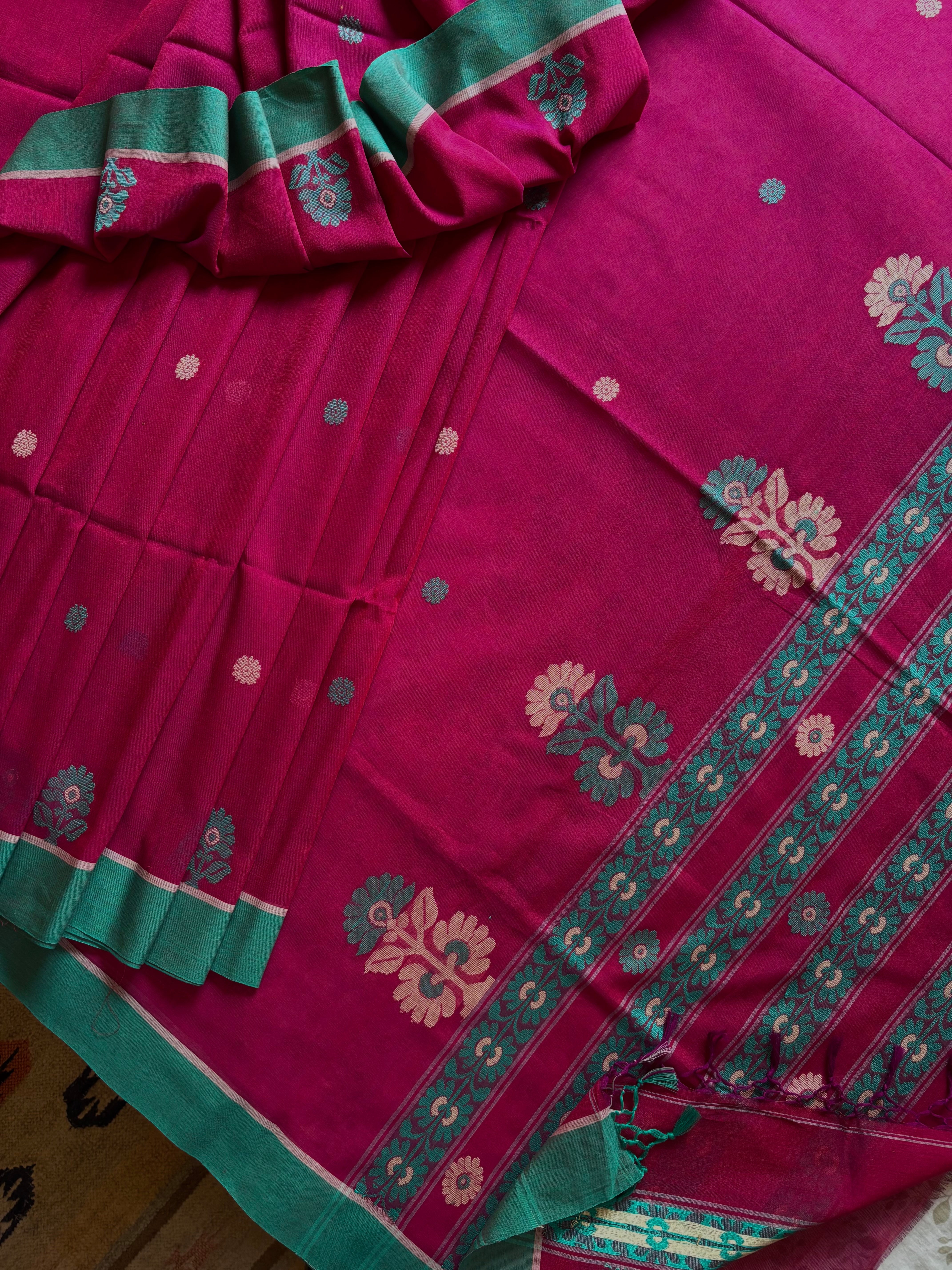 Handwoven Red Purple Dual Toned Cotton Jamdani Saree