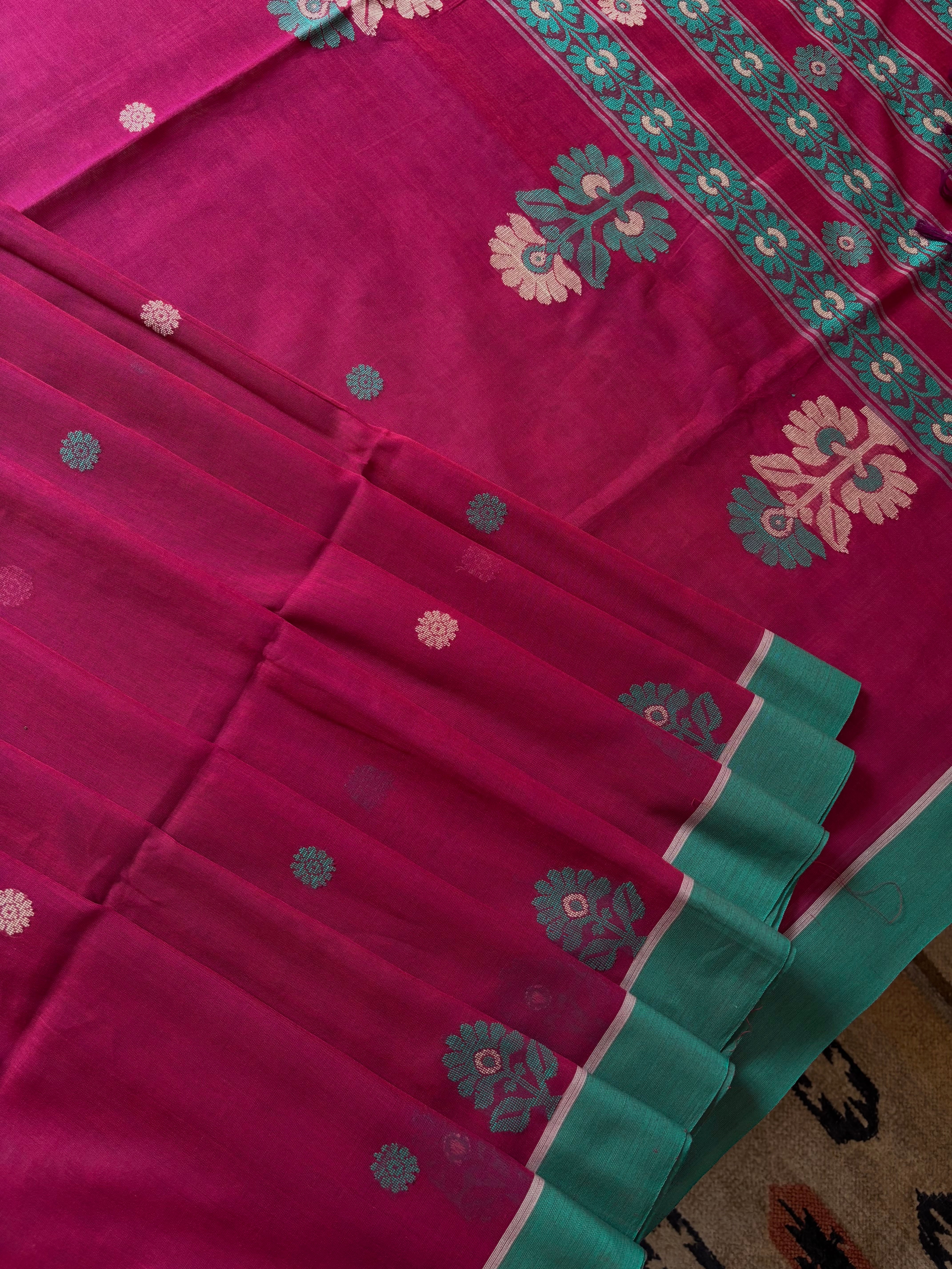 Handwoven Red Purple Dual Toned Cotton Jamdani Saree