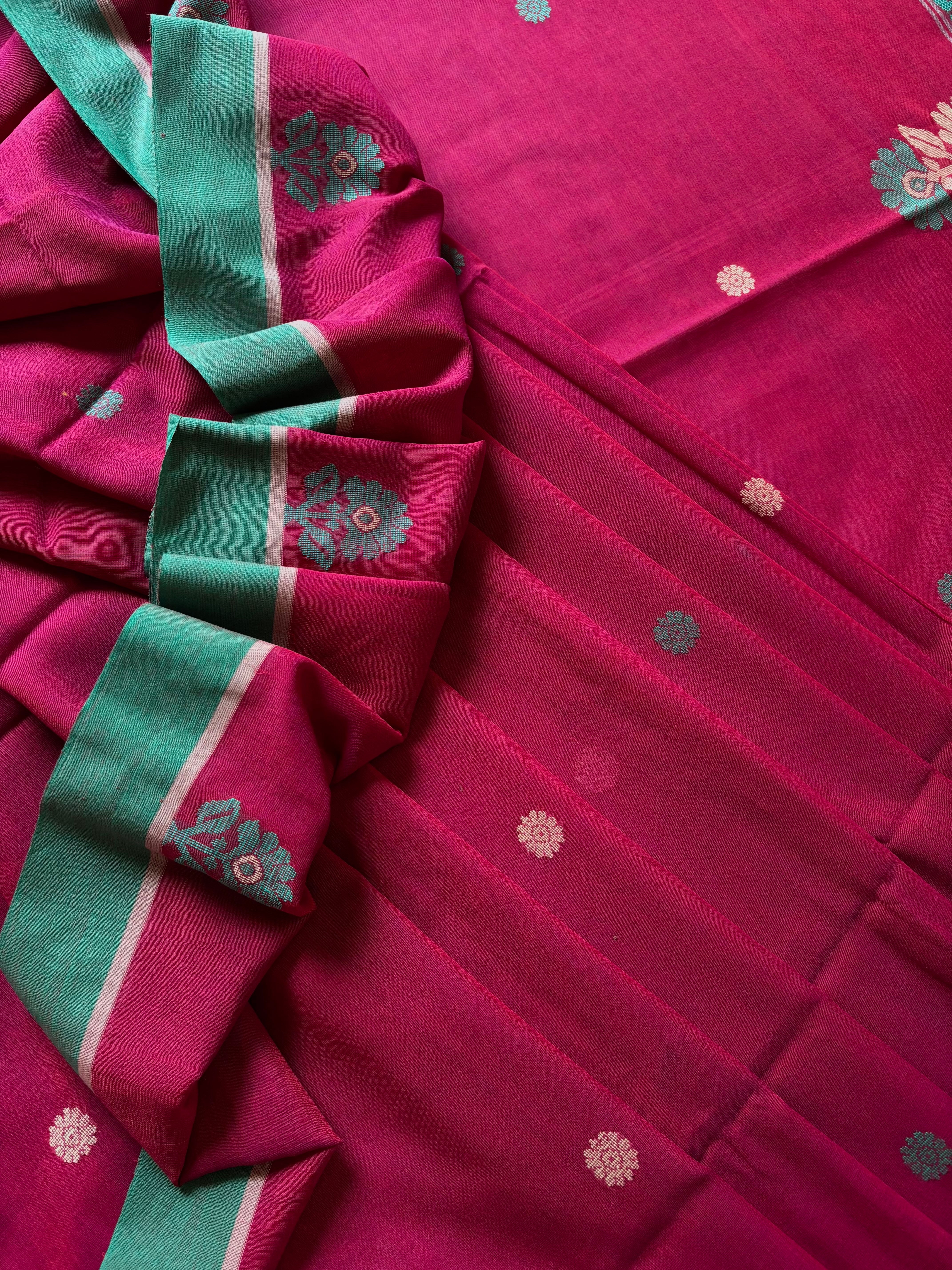 Handwoven Red Purple Dual Toned Cotton Jamdani Saree