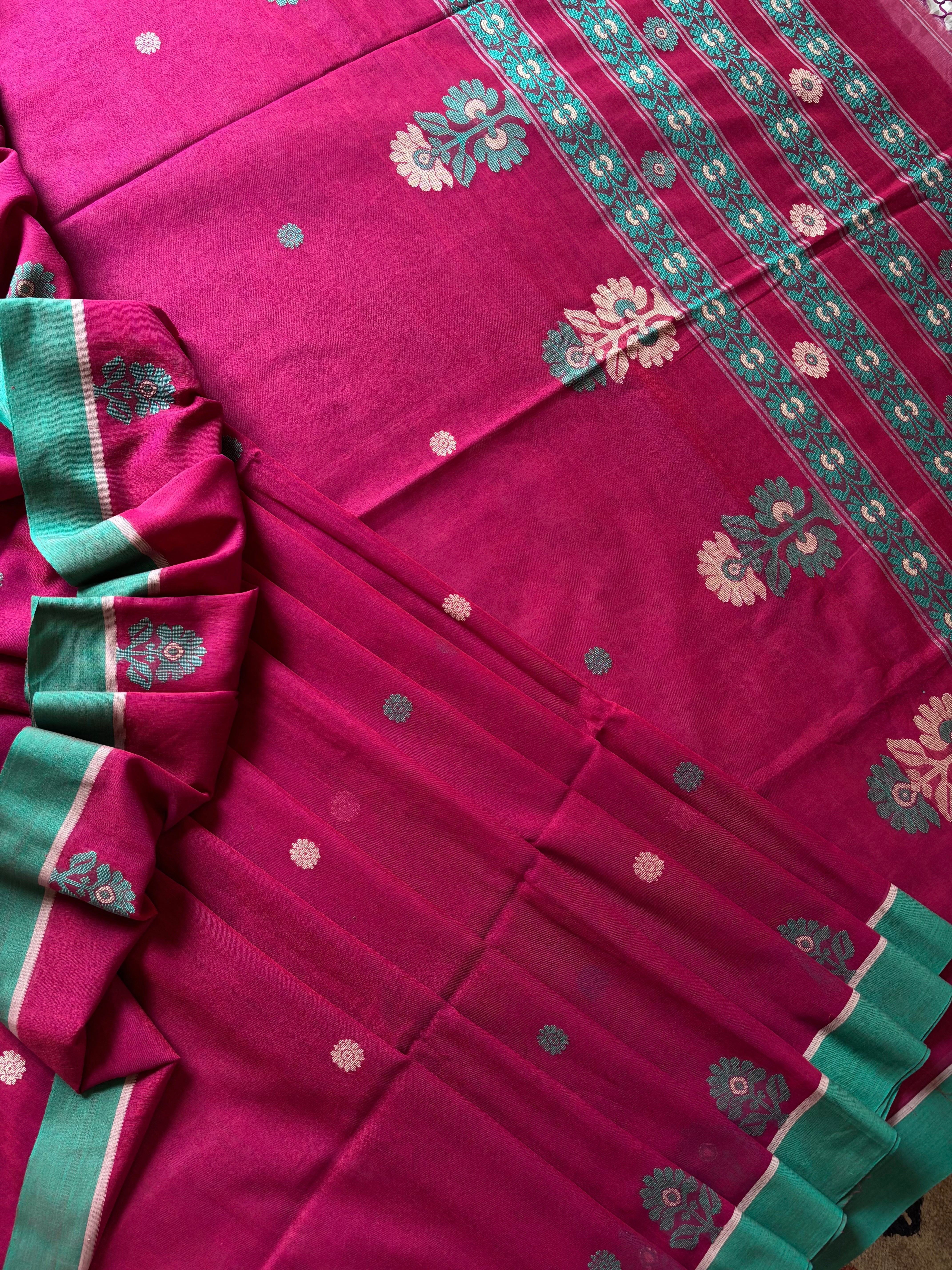 Handwoven Red Purple Dual Toned Cotton Jamdani Saree