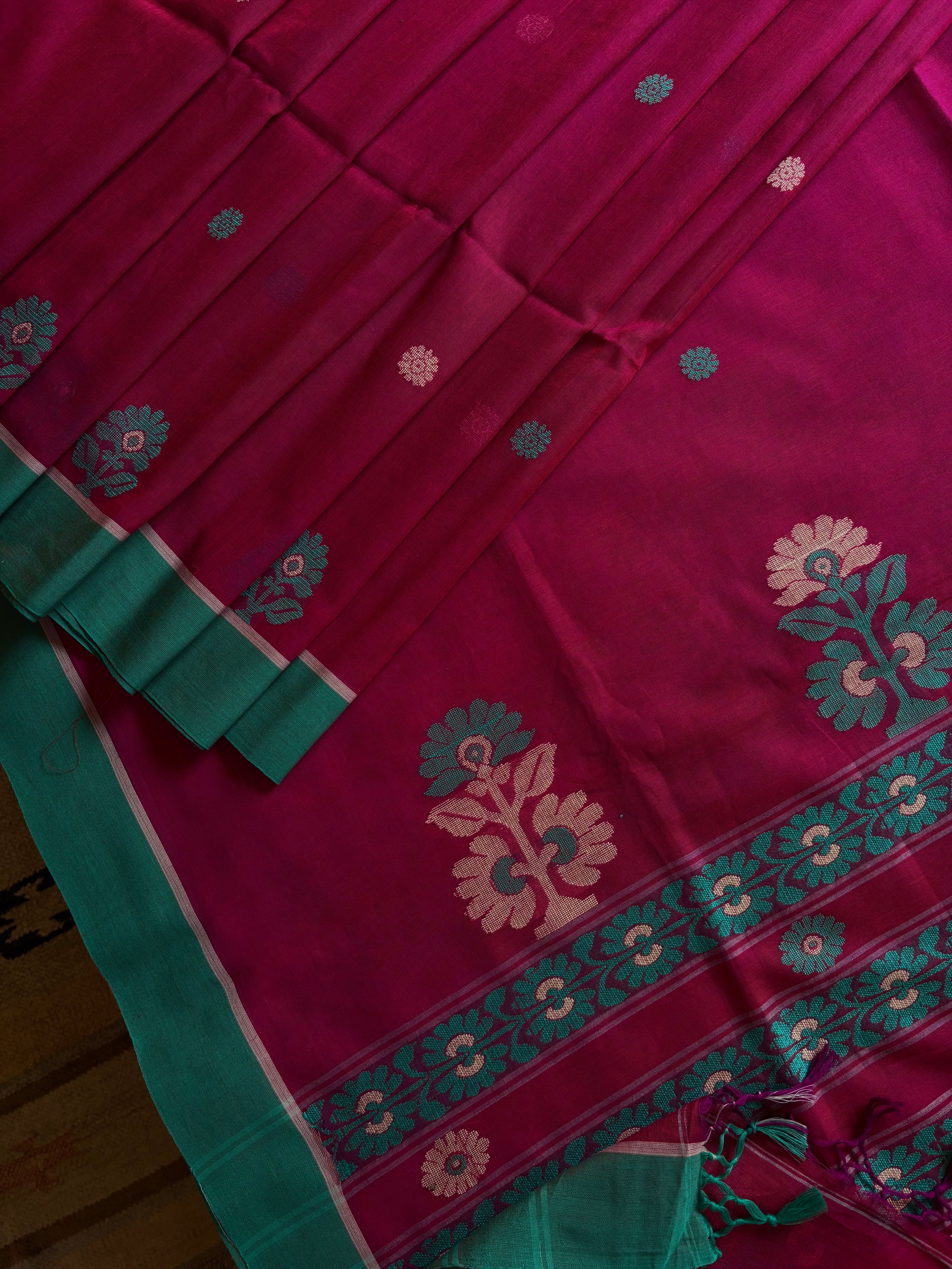 Handwoven Red Purple Dual Toned Cotton Jamdani Saree