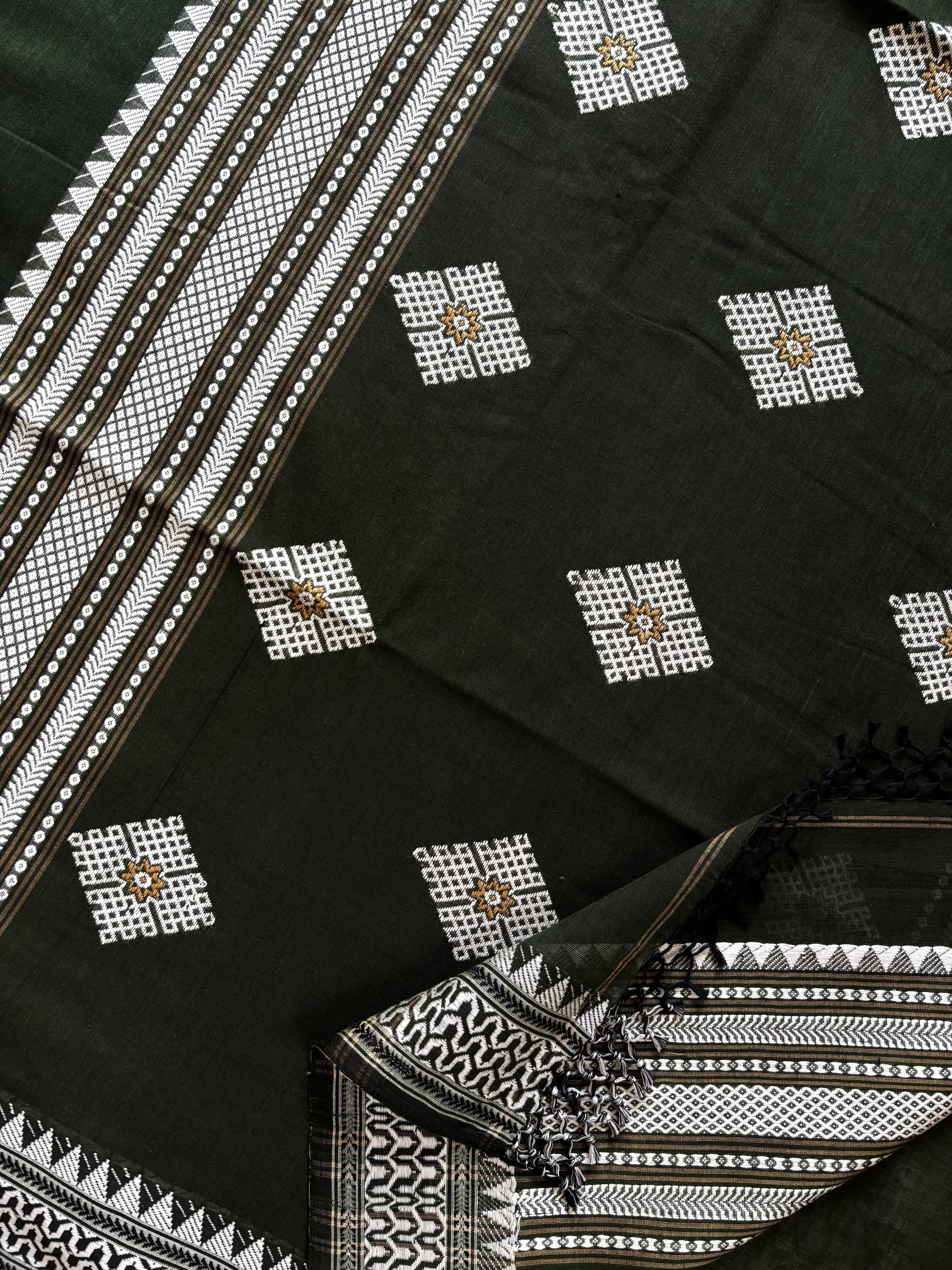 Handwoven Bottle Green Phulia Cotton Saree